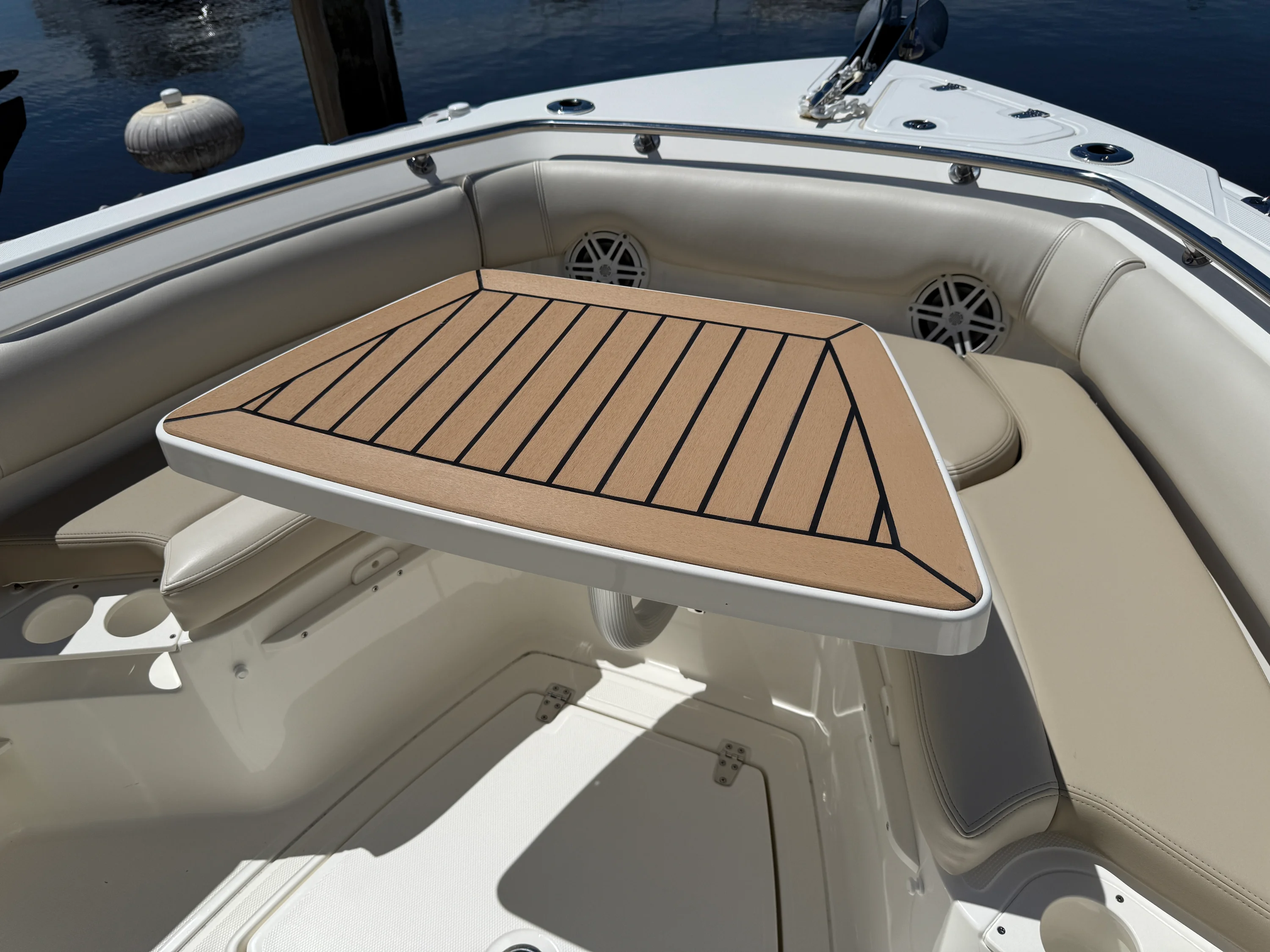 2024 Boston Whaler 230 OUTRAGE Image Thumbnail #17