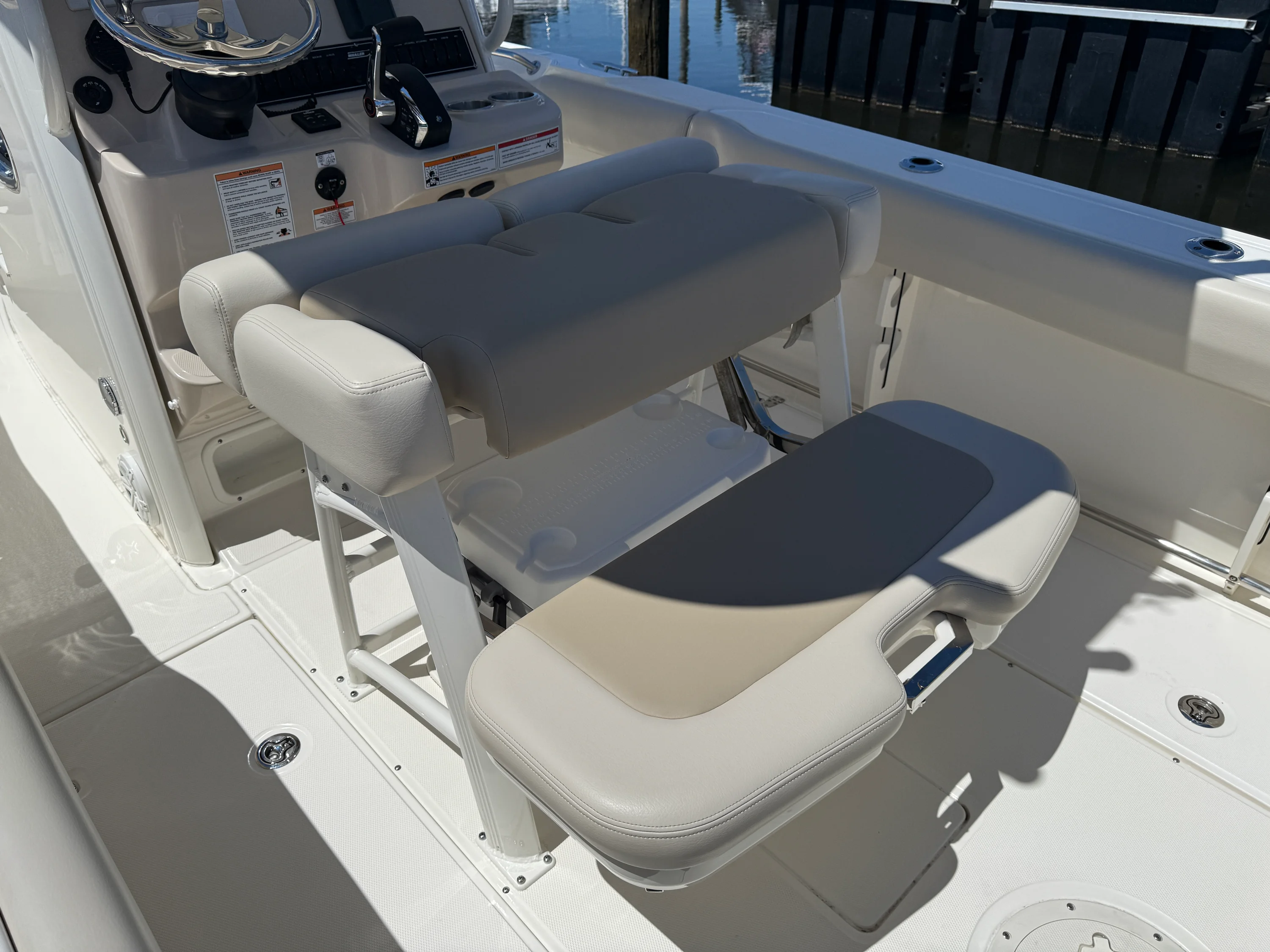 2024 Boston Whaler 230 OUTRAGE Image Thumbnail #31