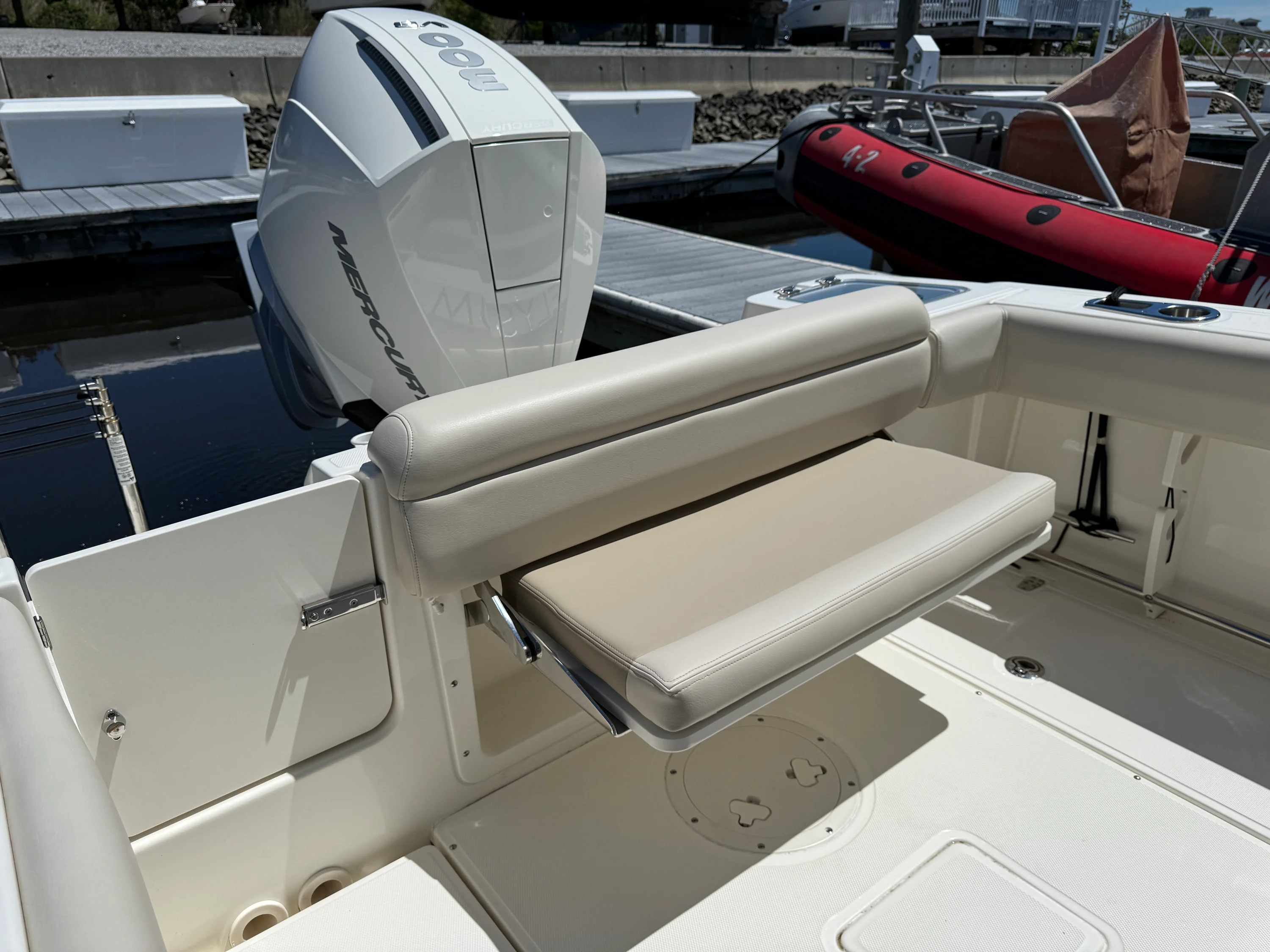 2024 Boston Whaler 230 OUTRAGE Image Thumbnail #32