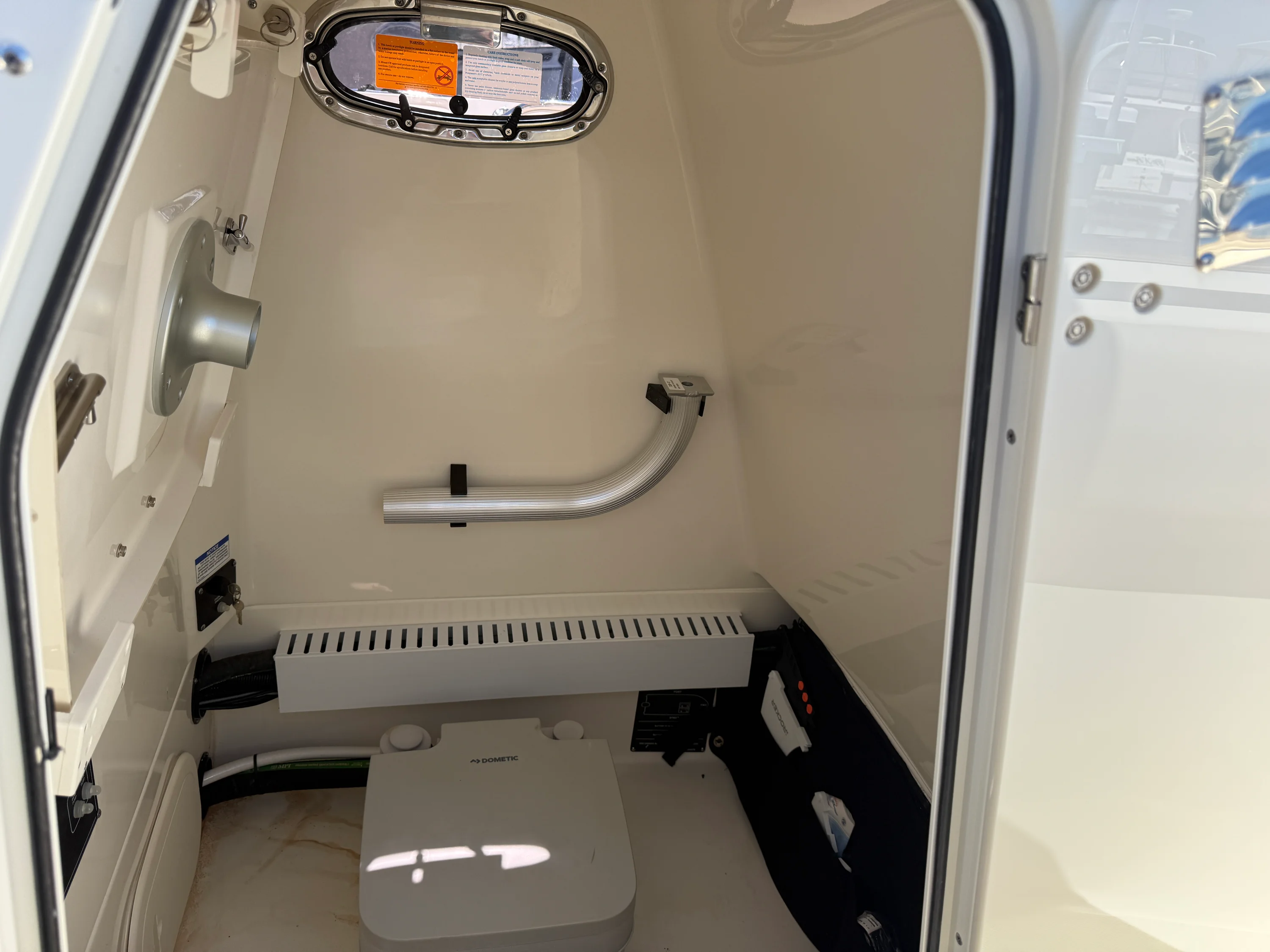 2024 Boston Whaler 230 OUTRAGE Image Thumbnail #23