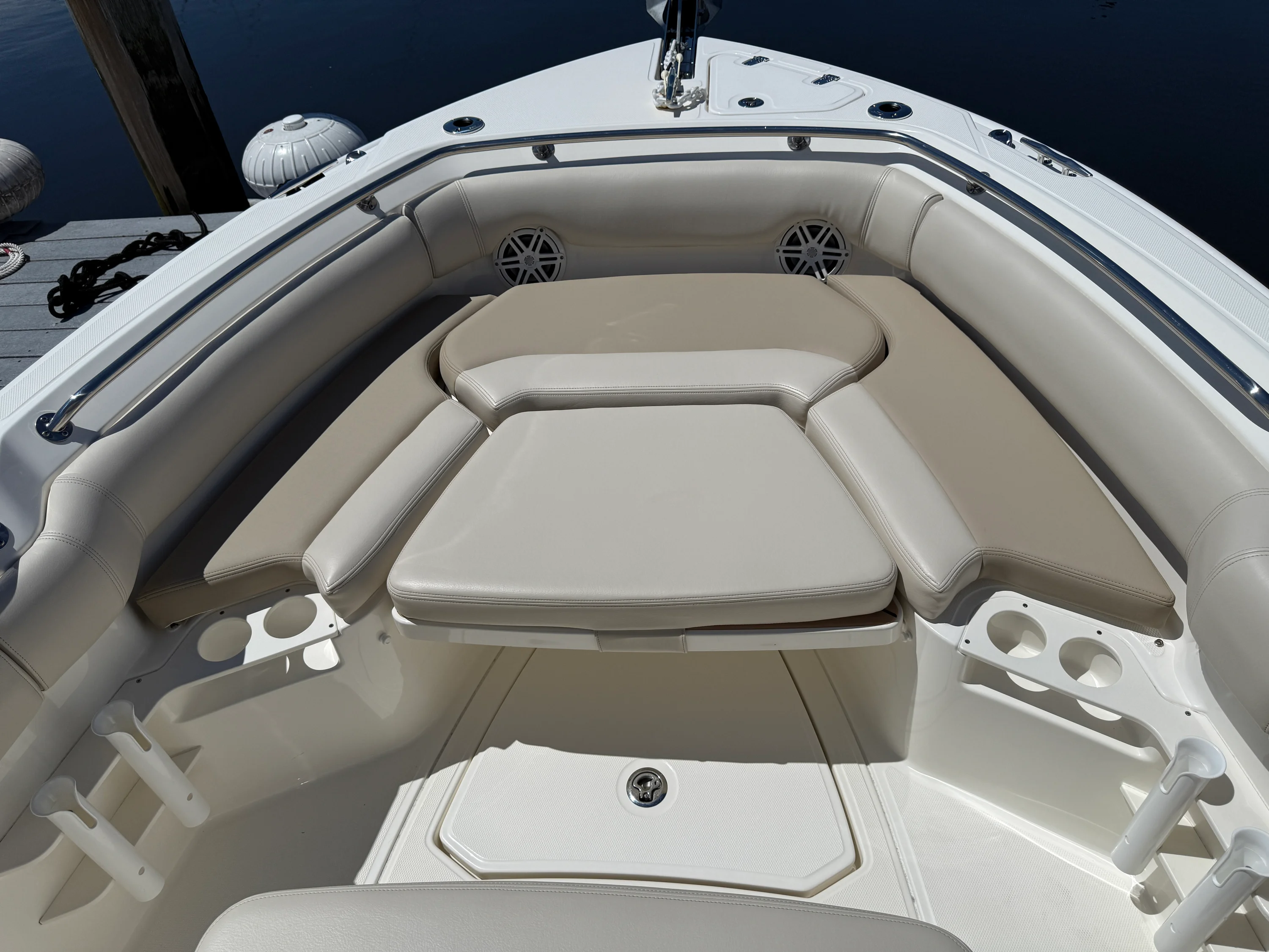 2024 Boston Whaler 230 OUTRAGE Image Thumbnail #18