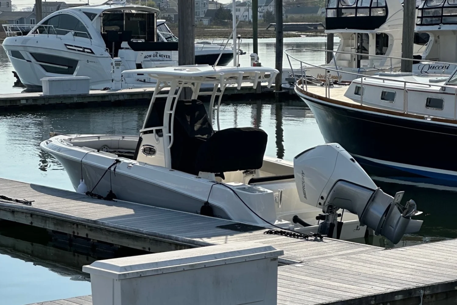 2024 Boston Whaler 230 OUTRAGE Image Thumbnail #3