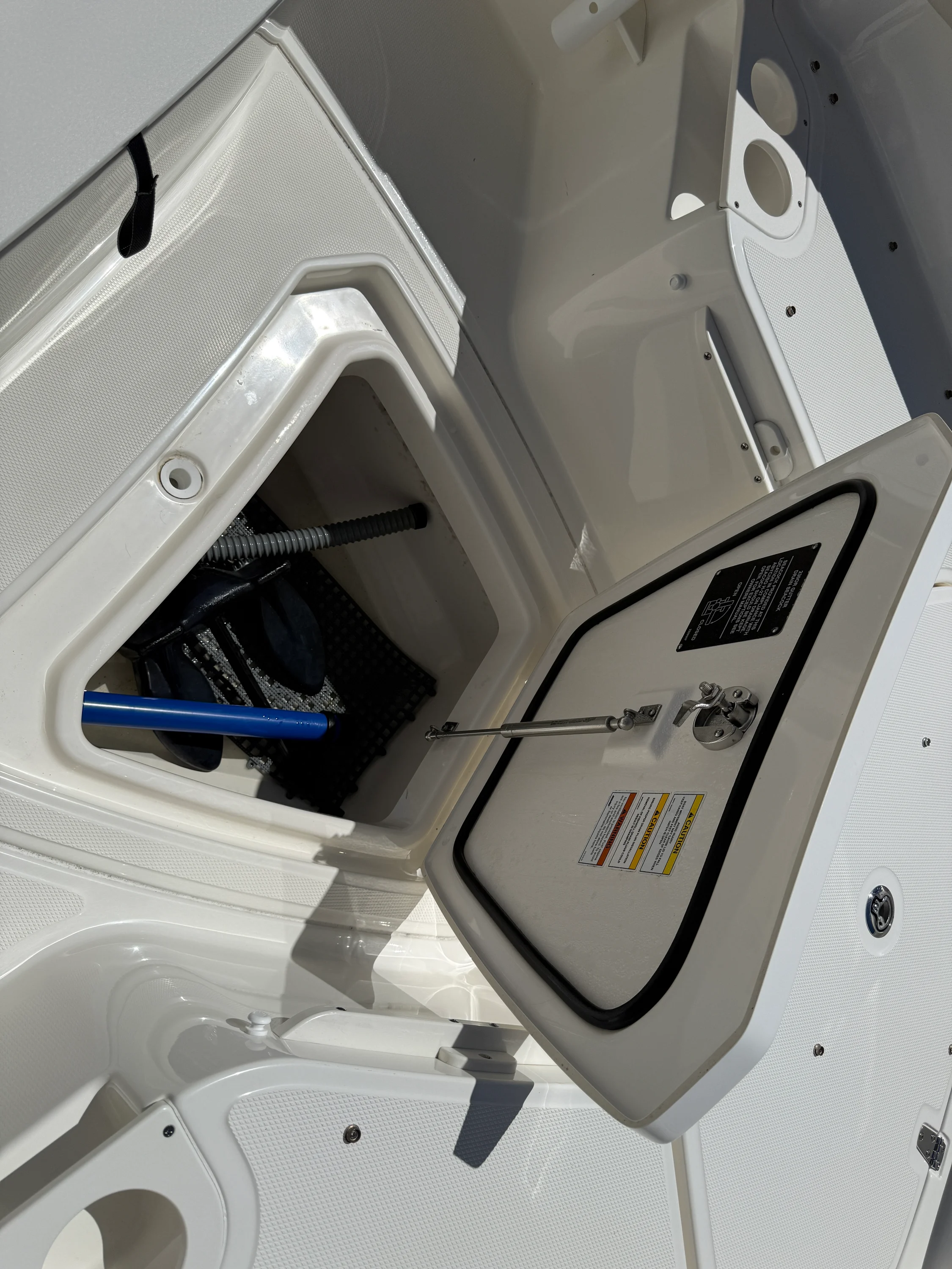 2024 Boston Whaler 230 OUTRAGE Image Thumbnail #12