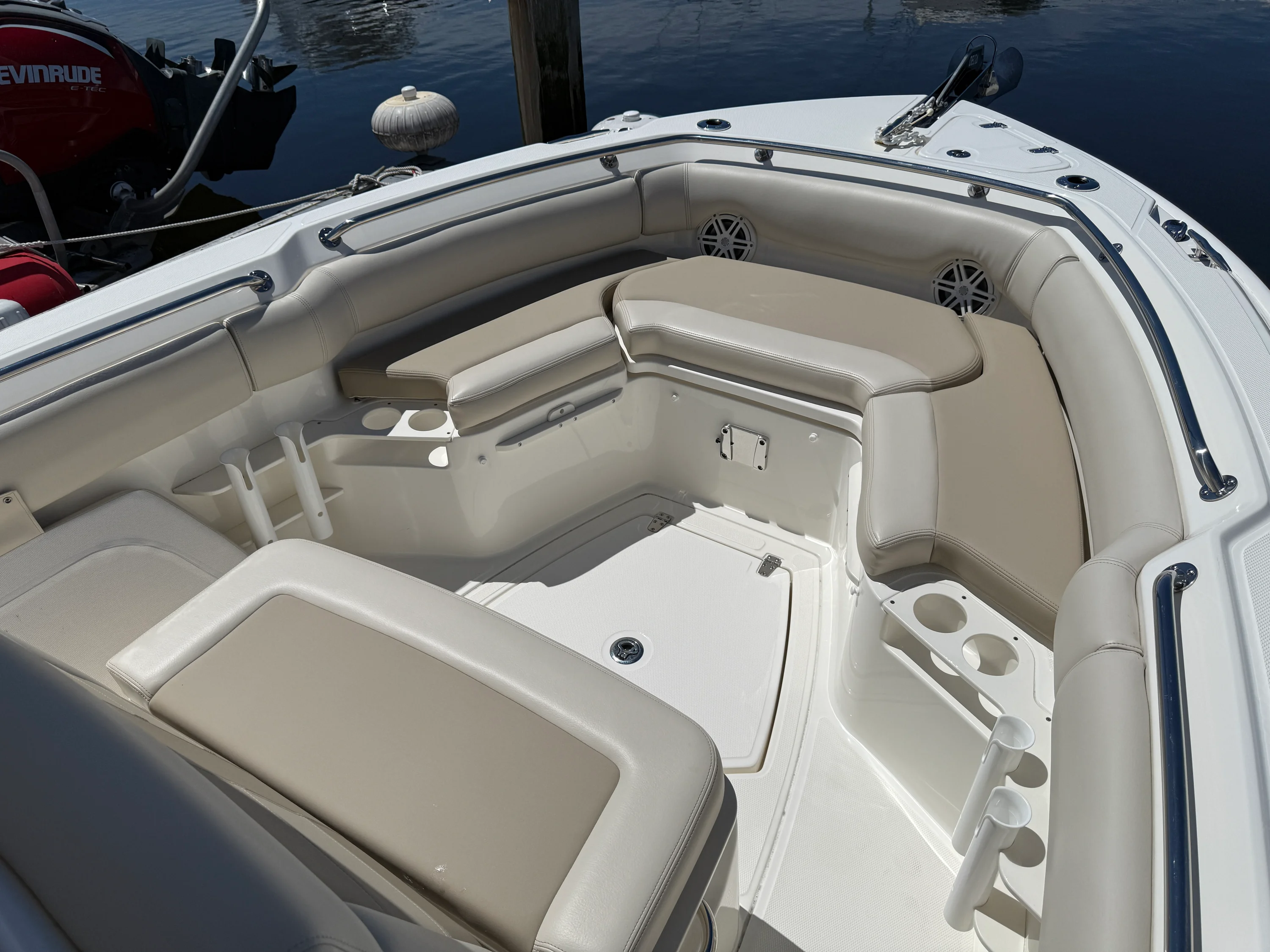 2024 Boston Whaler 230 OUTRAGE Image Thumbnail #16