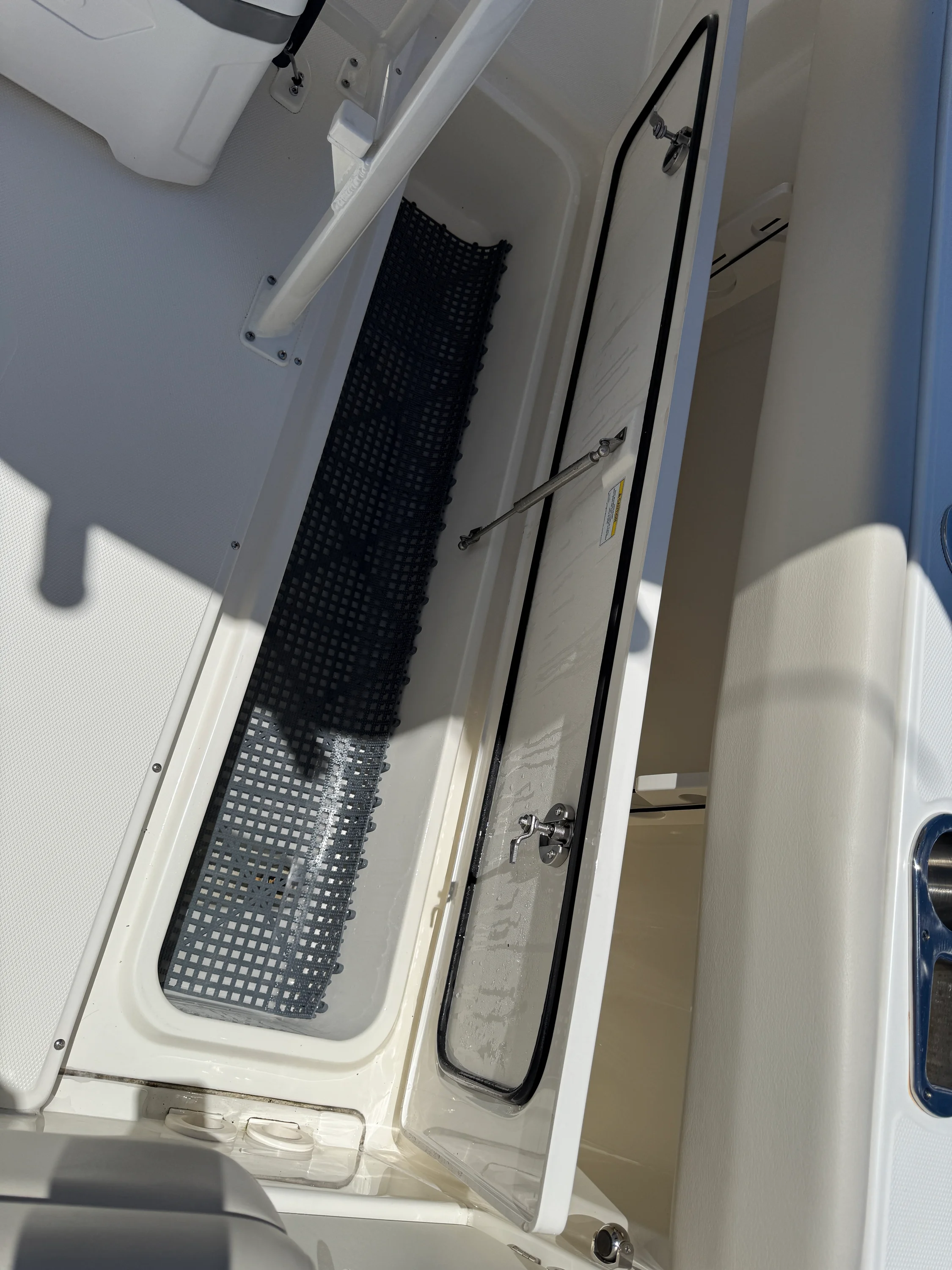 2024 Boston Whaler 230 OUTRAGE Image Thumbnail #35