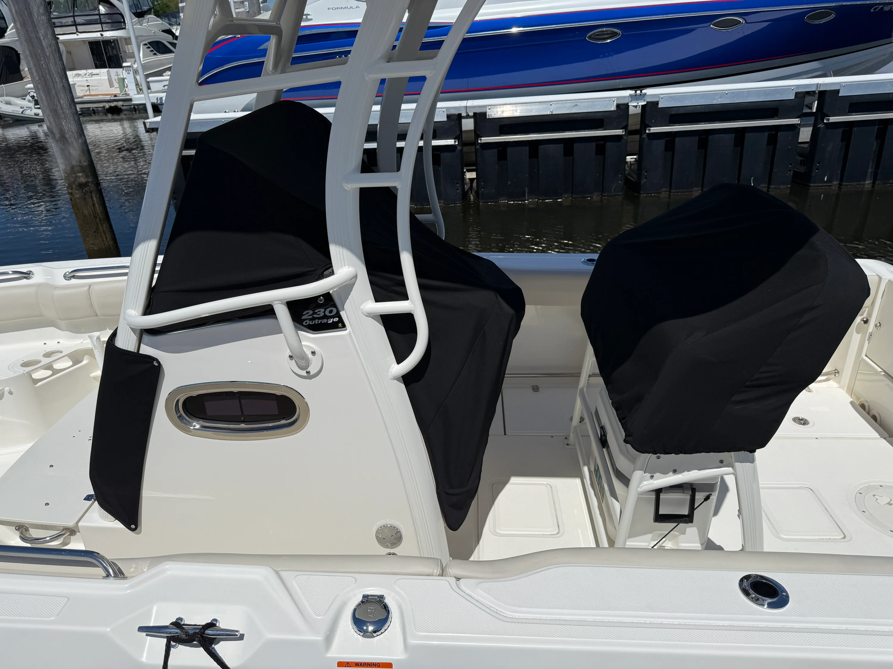 2024 Boston Whaler 230 OUTRAGE Image Thumbnail #5