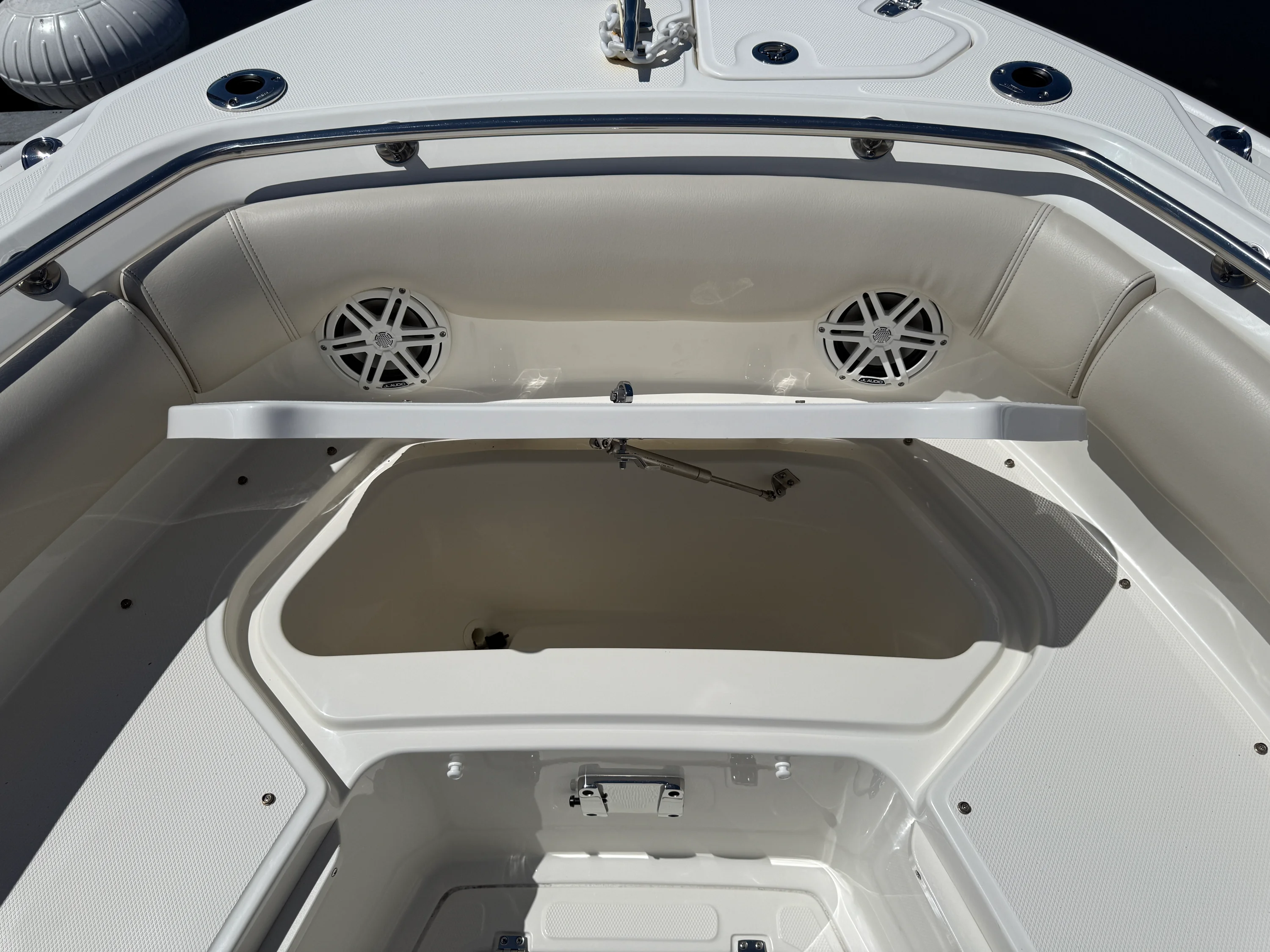 2024 Boston Whaler 230 OUTRAGE Image Thumbnail #11