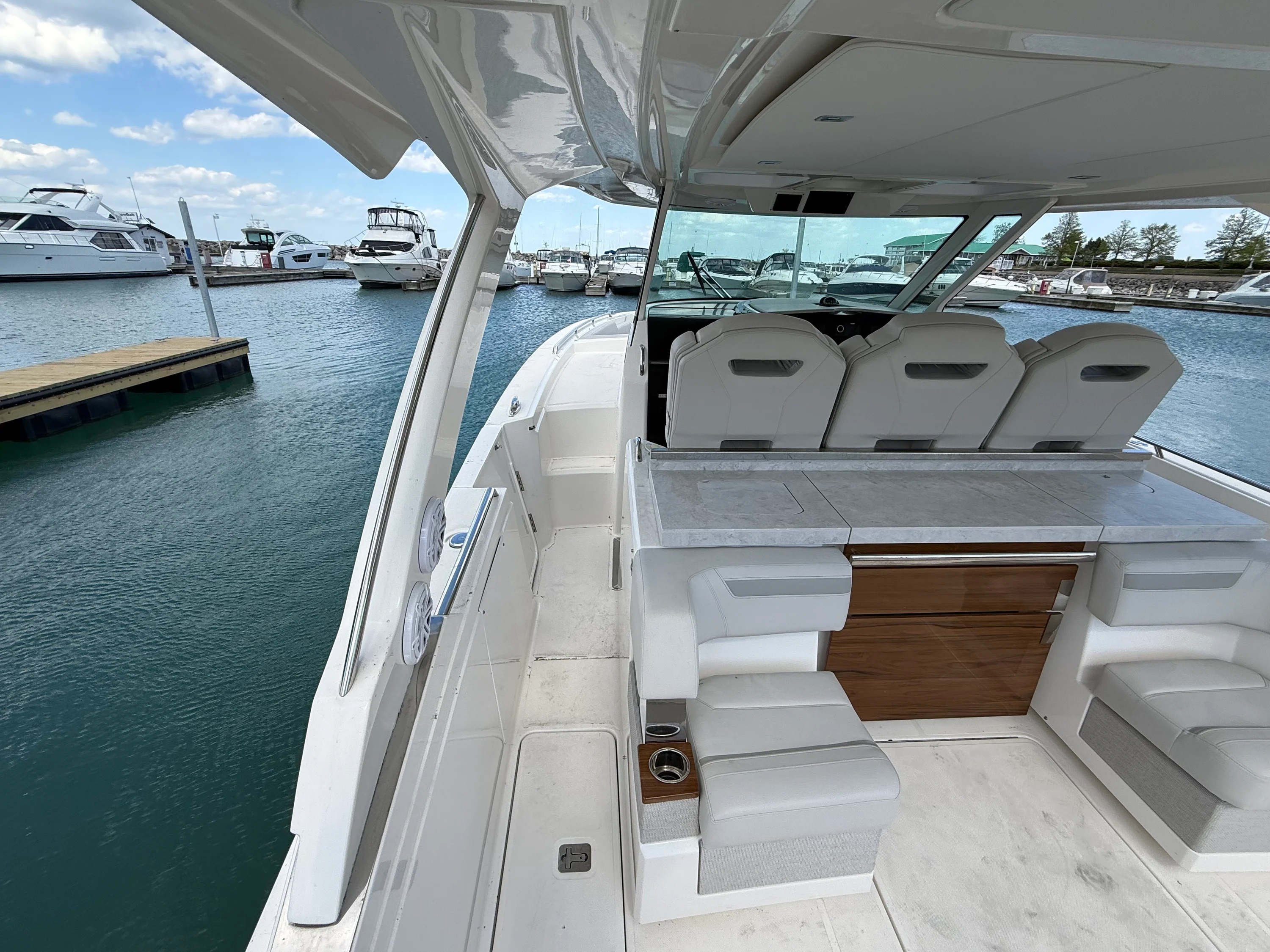 2024 Tiara Yachts 38LS Image Thumbnail #19