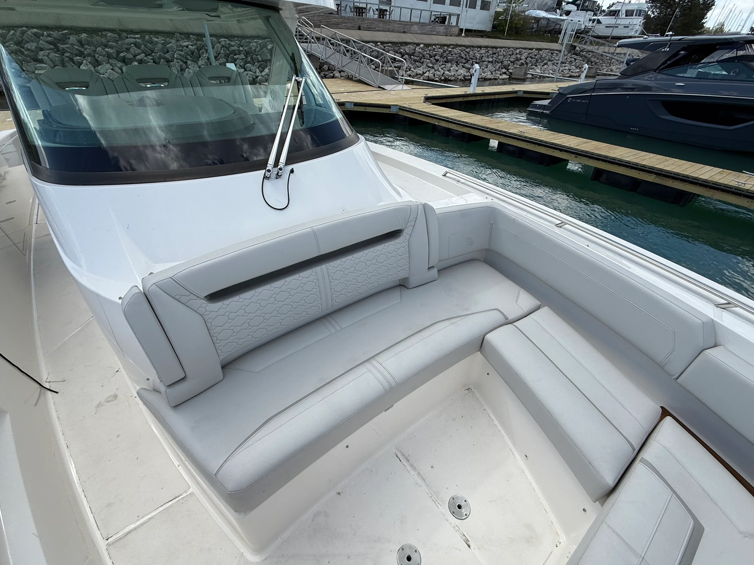 2024 Tiara Yachts 38LS Image Thumbnail #26