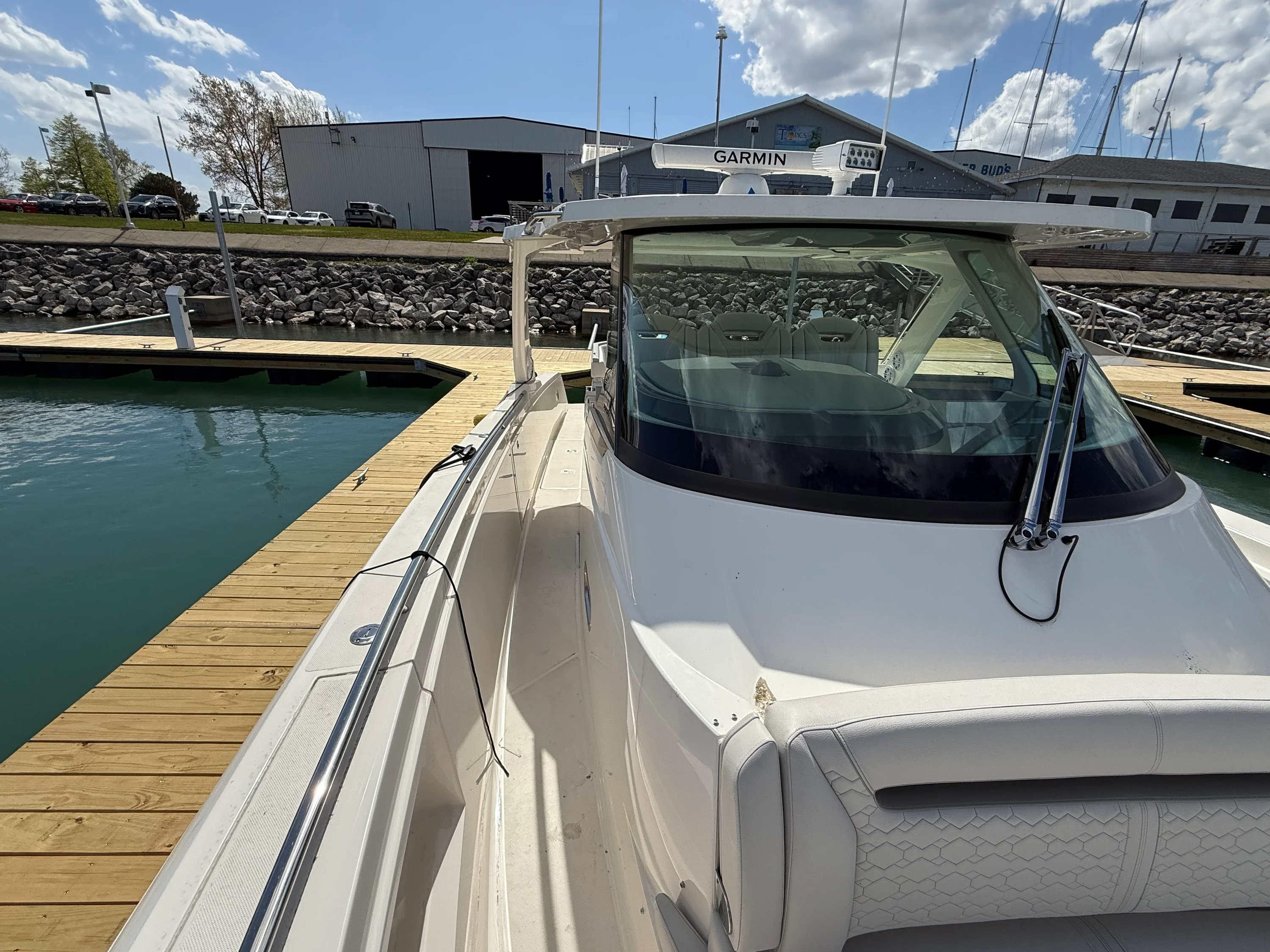 2024 Tiara Yachts 38LS Image Thumbnail #28