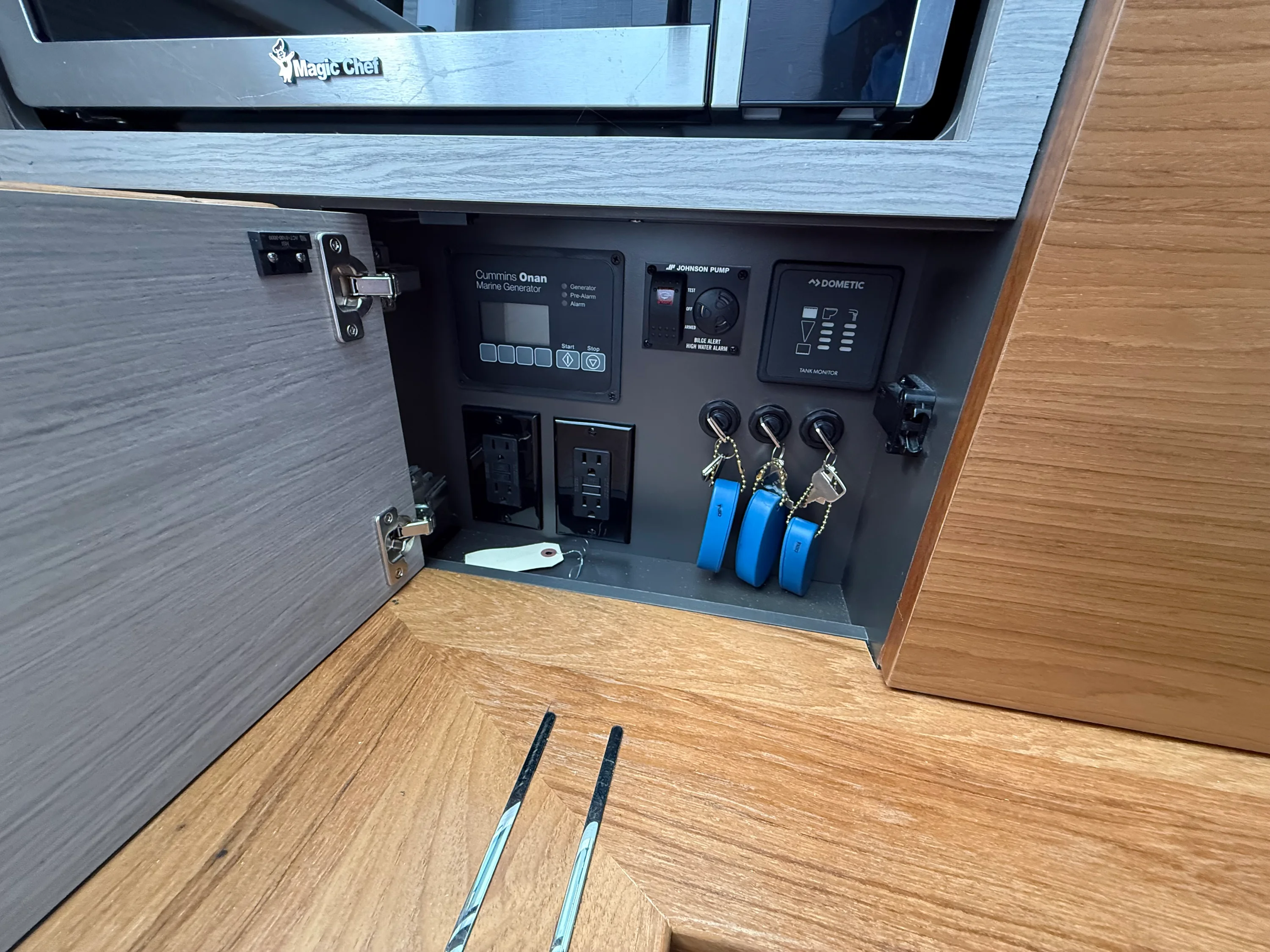 2024 Tiara Yachts 38LS Image Thumbnail #43