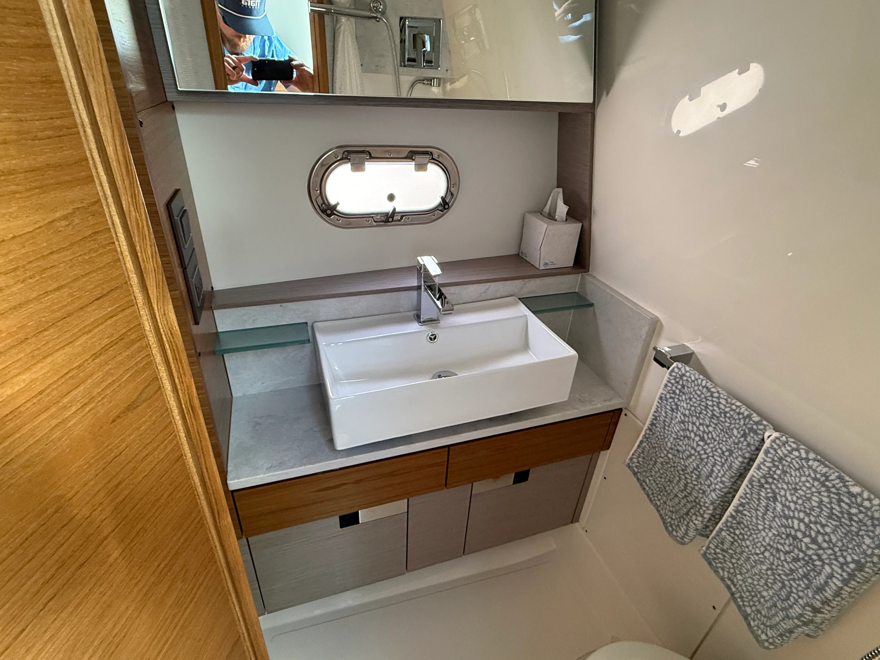 2024 Tiara Yachts 38LS Image Thumbnail #40