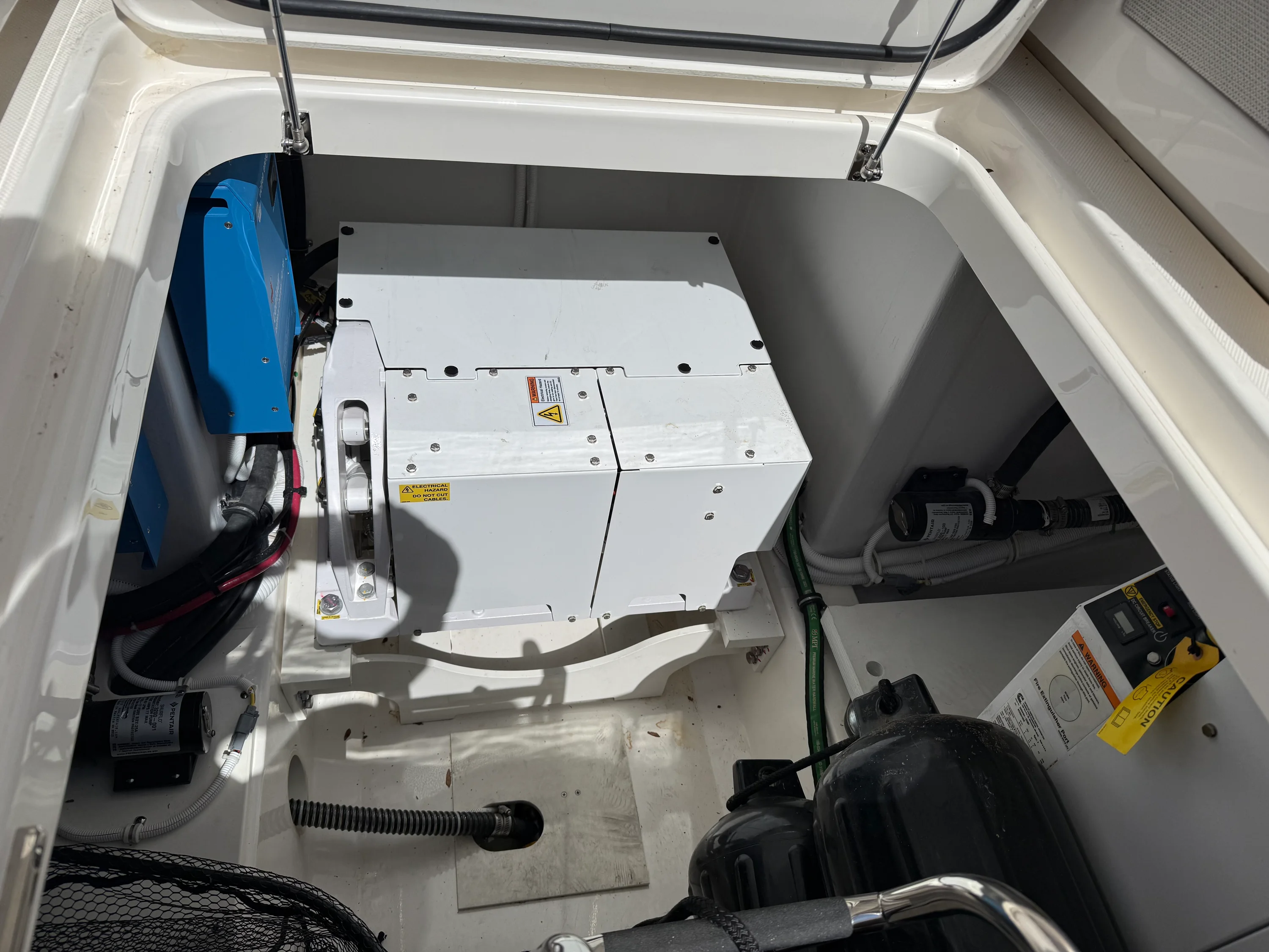 2024 Tiara Yachts 38LS Image Thumbnail #7