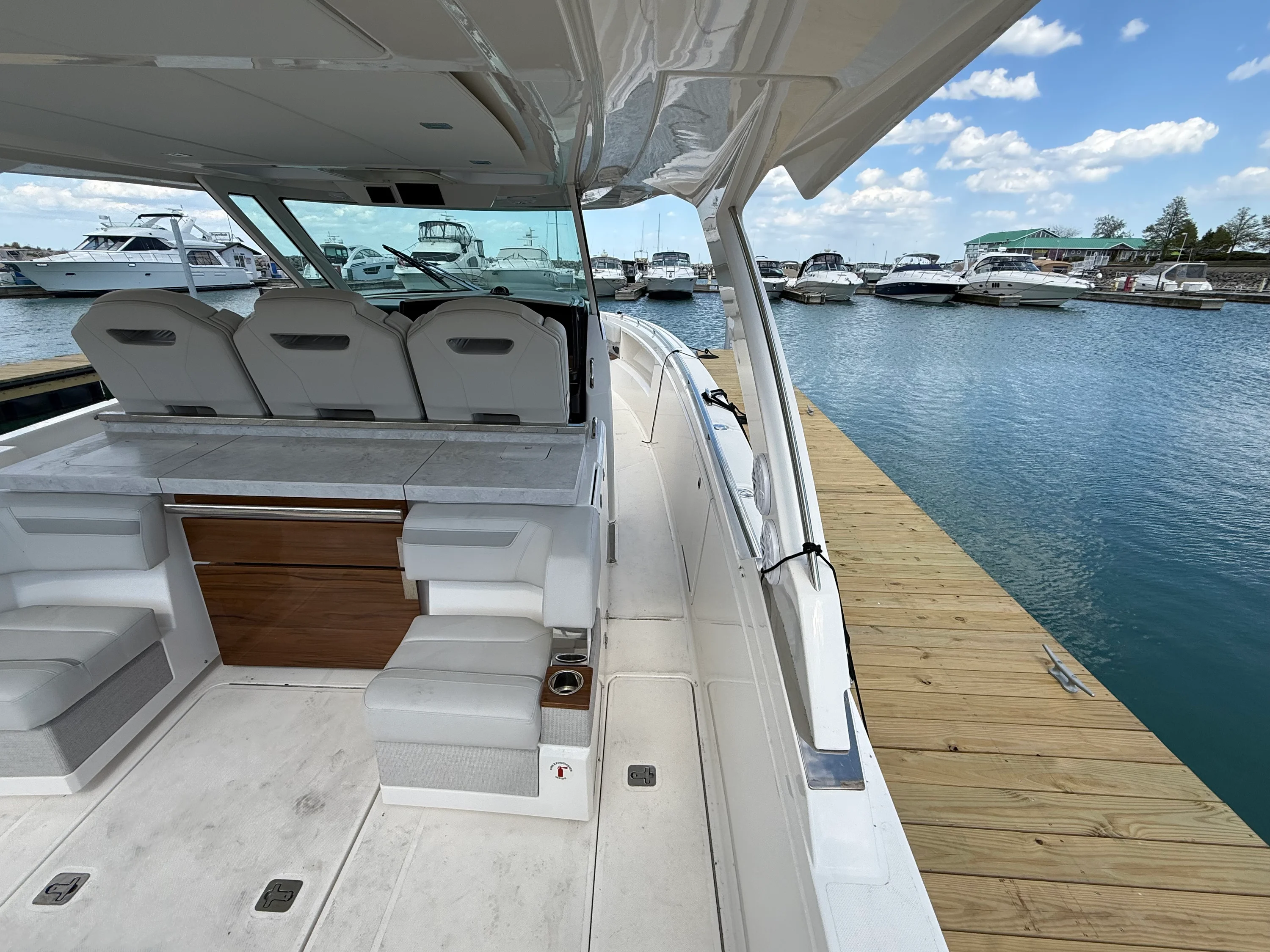 2024 Tiara Yachts 38LS Image Thumbnail #20