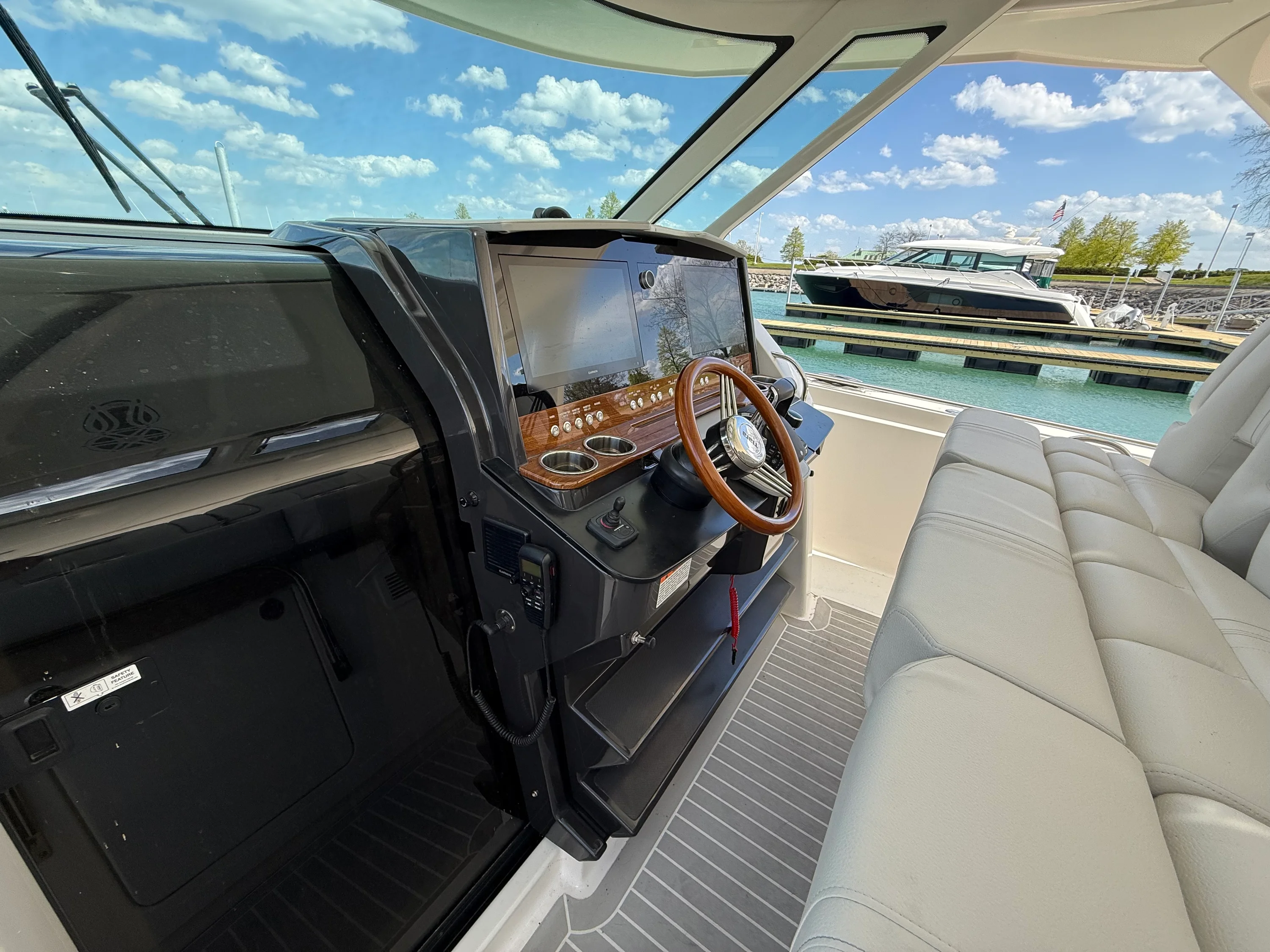 2024 Tiara Yachts 38LS Image Thumbnail #34