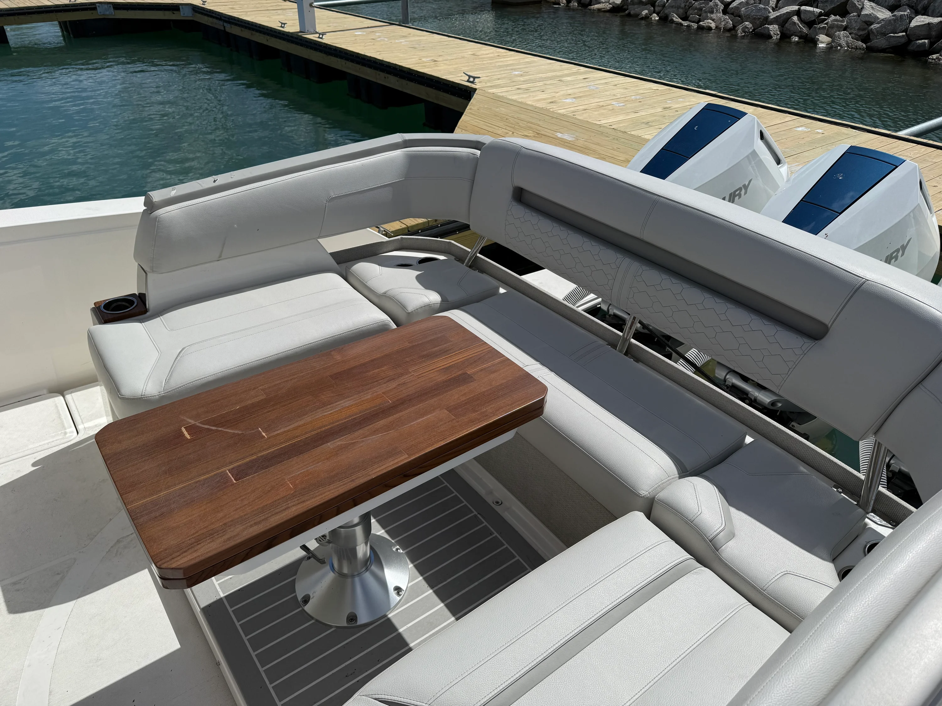 2024 Tiara Yachts 38LS Image Thumbnail #11