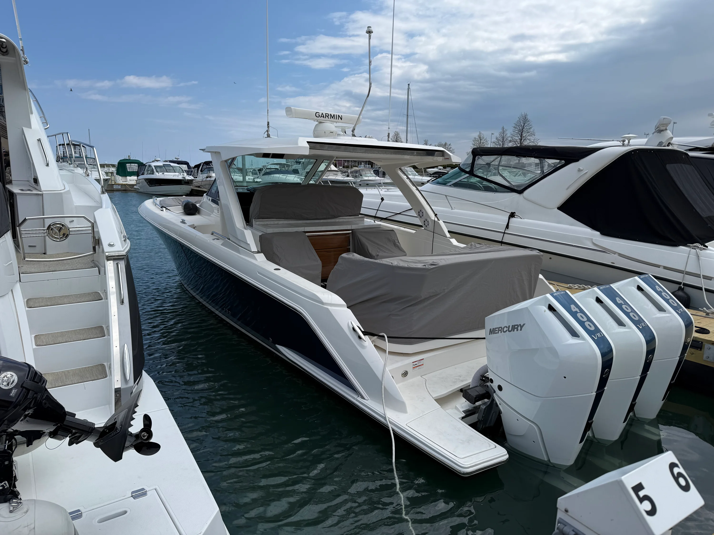 2024 Tiara Yachts 38LS Image Thumbnail #3