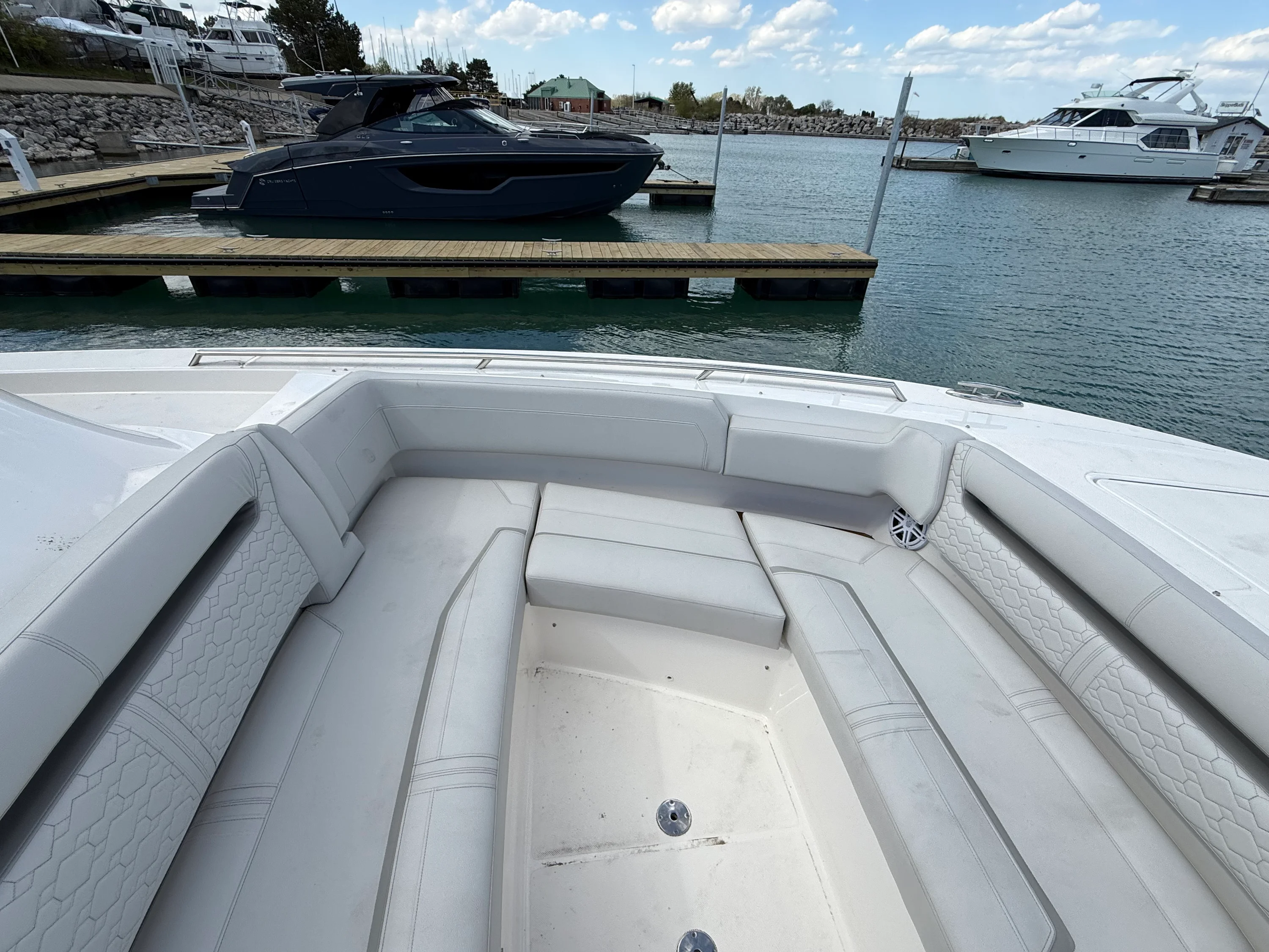 2024 Tiara Yachts 38LS Image Thumbnail #50