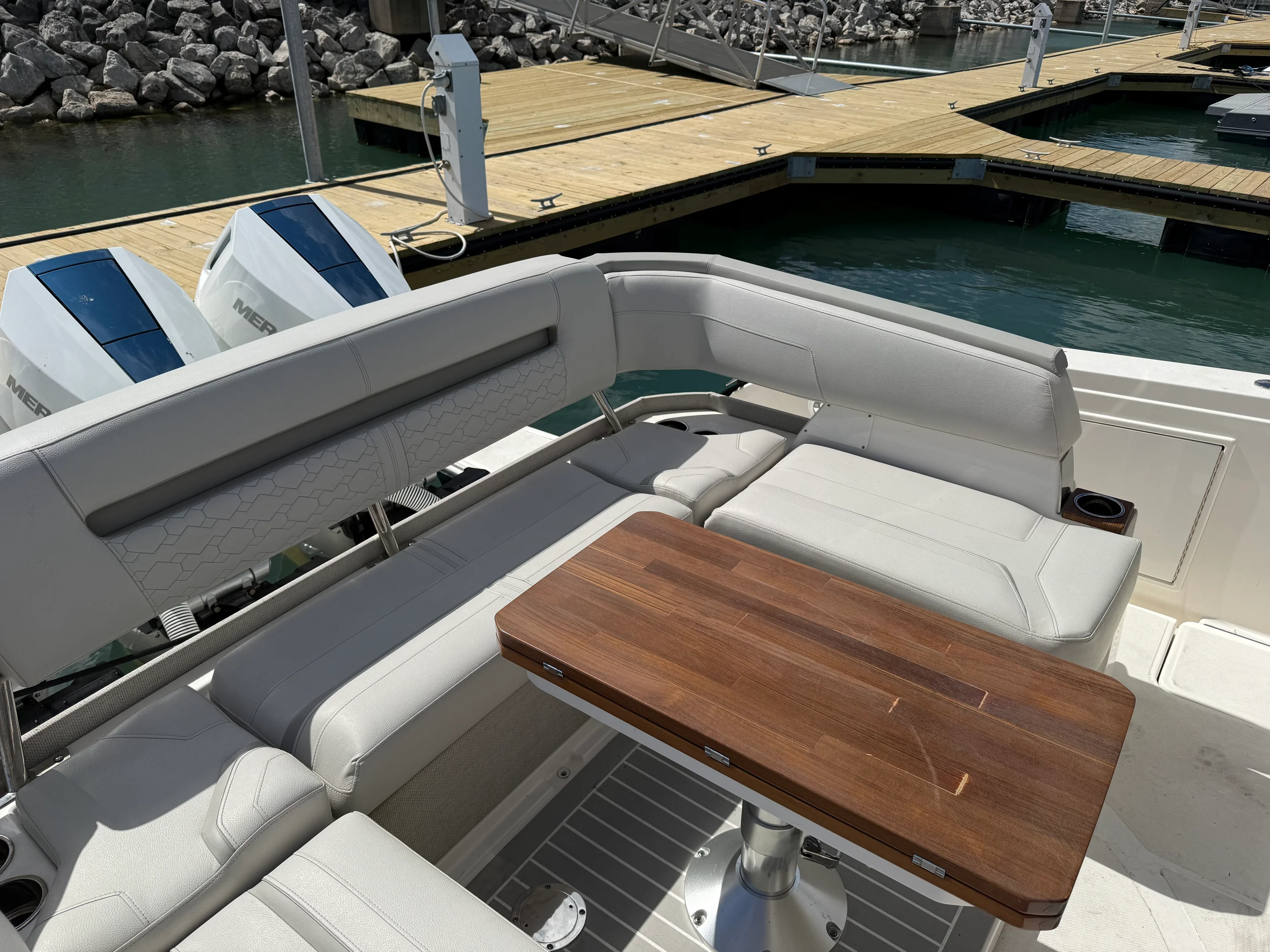 2024 Tiara Yachts 38LS Image Thumbnail #10