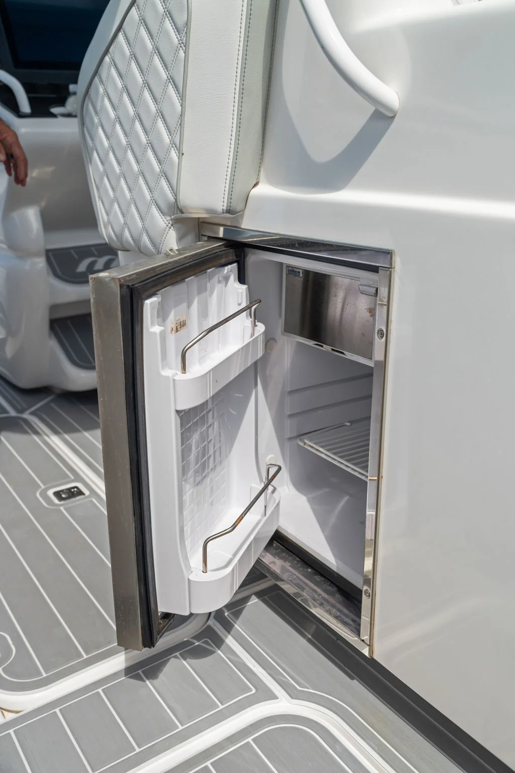 2020 Midnight Express 37 OPEN Image Thumbnail #30