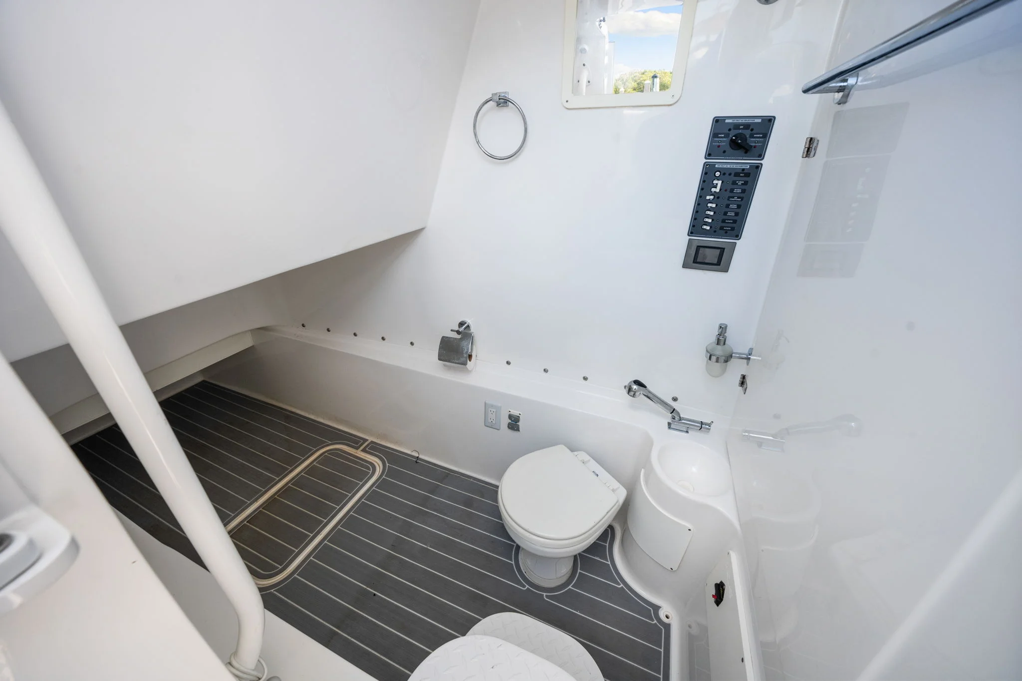 2020 Midnight Express 37 OPEN Image Thumbnail #38