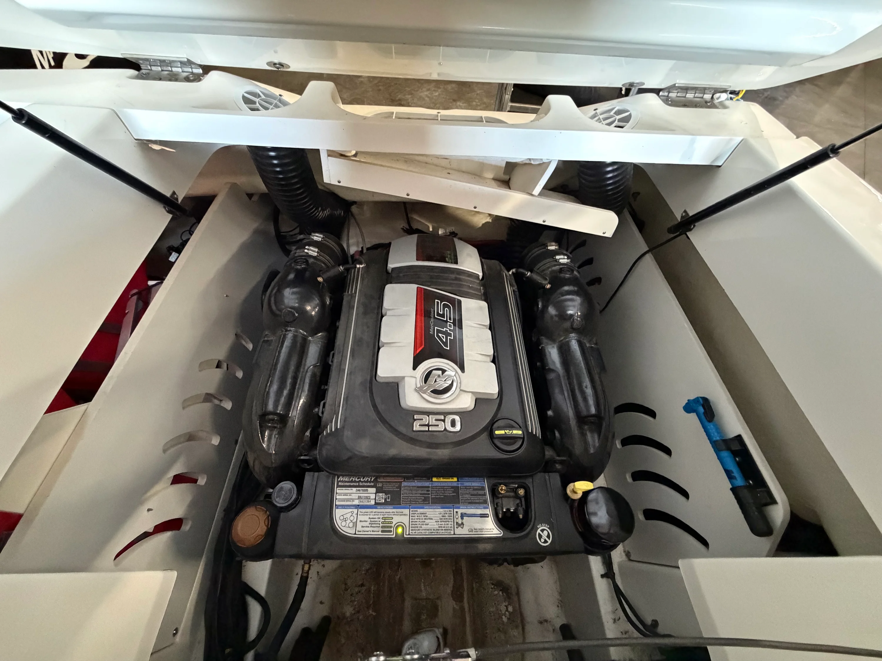 2020 Sea Ray SPX 230 Image Thumbnail #13