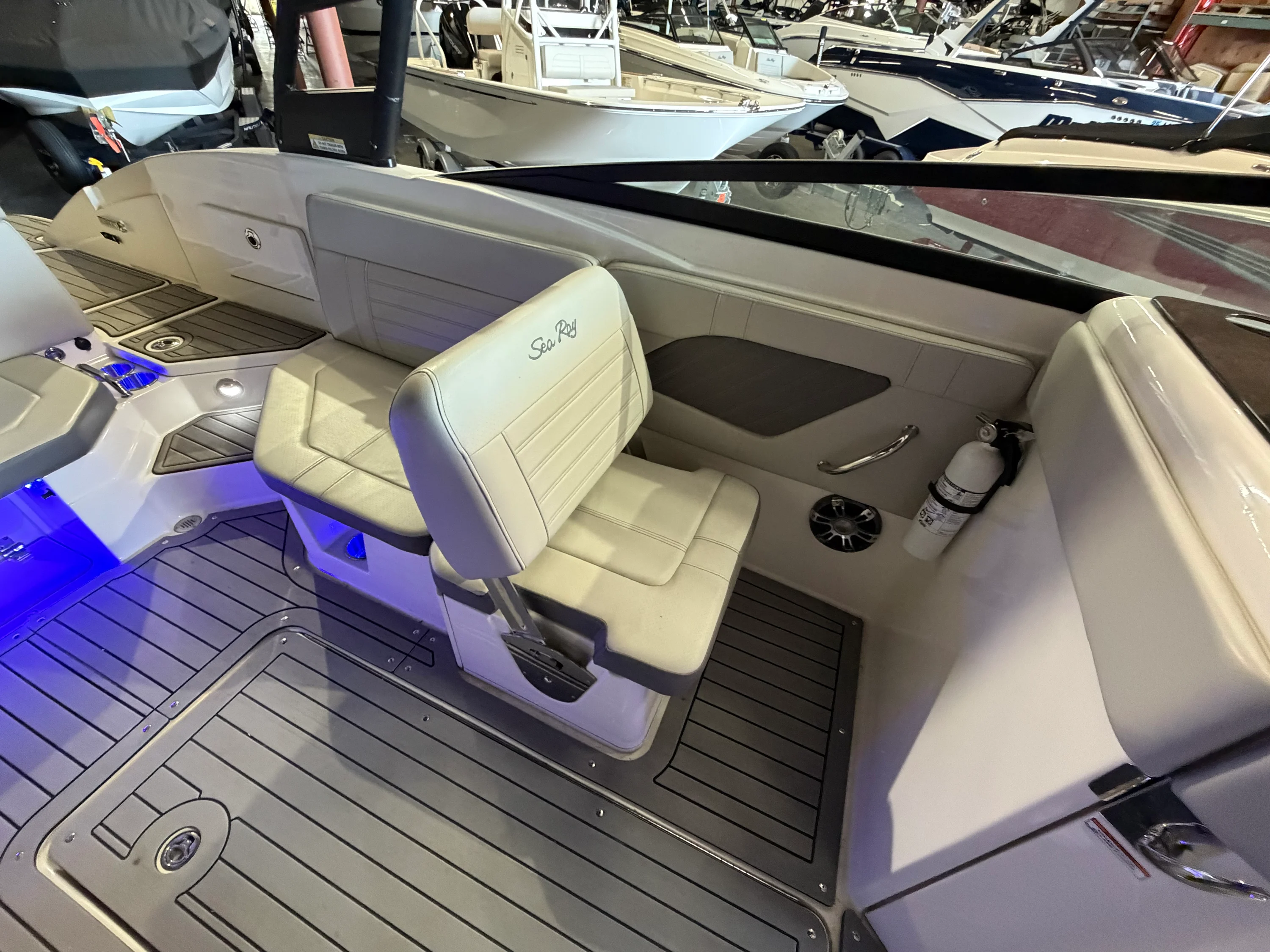 2020 Sea Ray SPX 230 Image Thumbnail #31