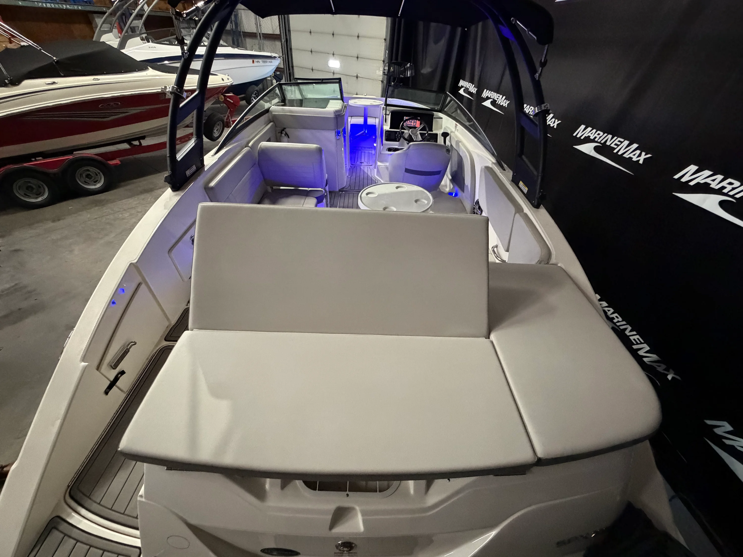 2020 Sea Ray SPX 230 Image Thumbnail #10