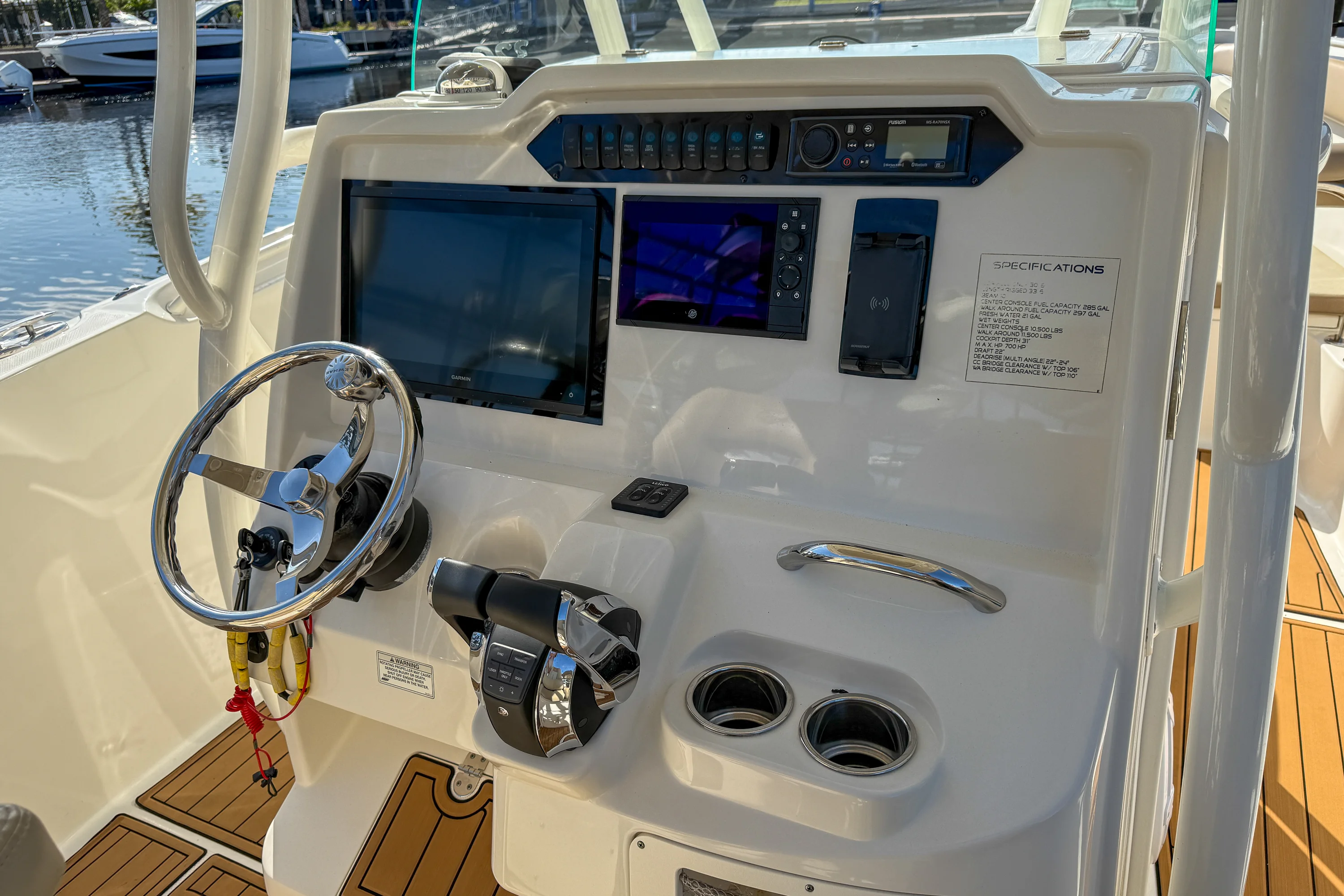 2018 Sailfish 320 CC Image Thumbnail #11