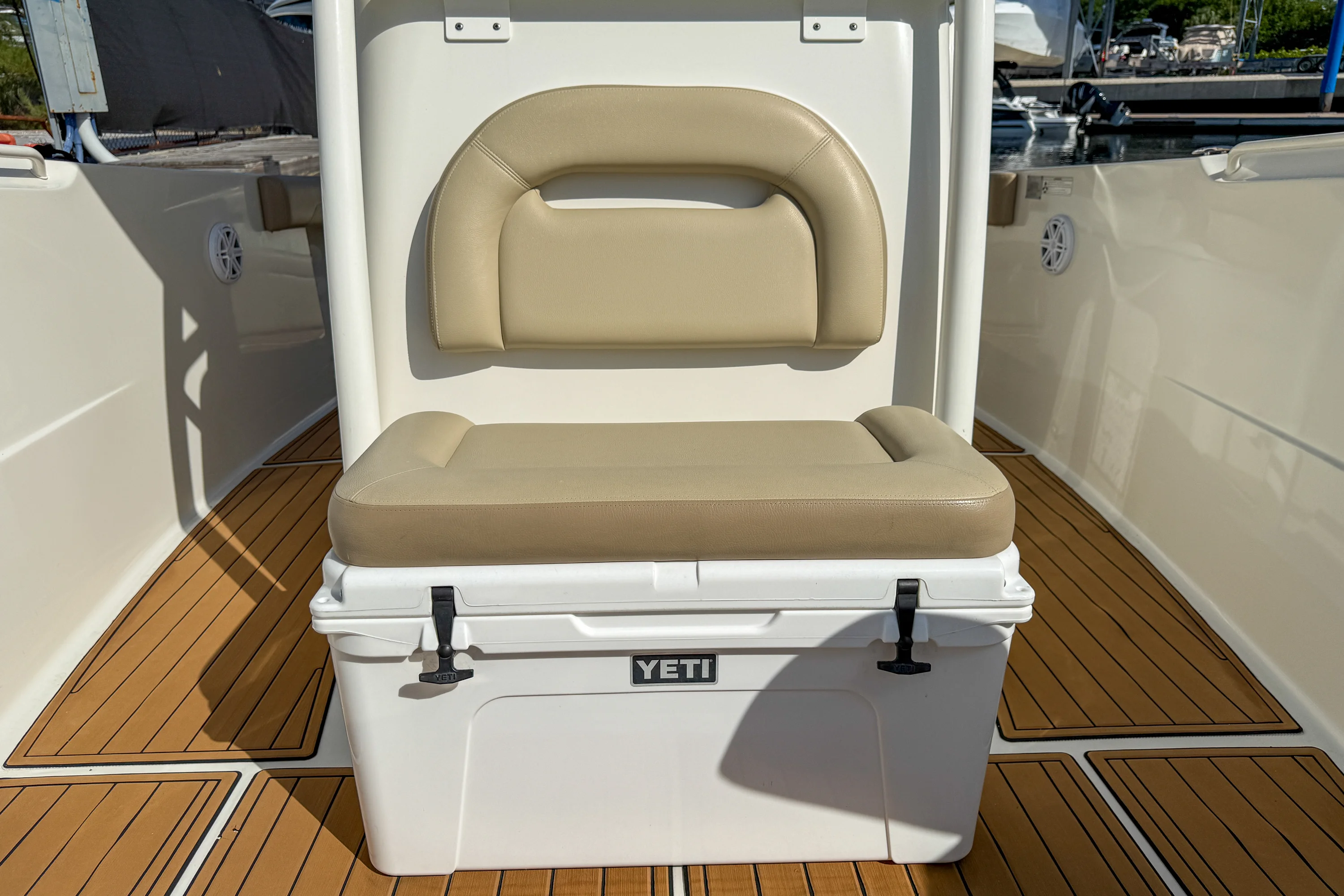 2018 Sailfish 320 CC Image Thumbnail #16