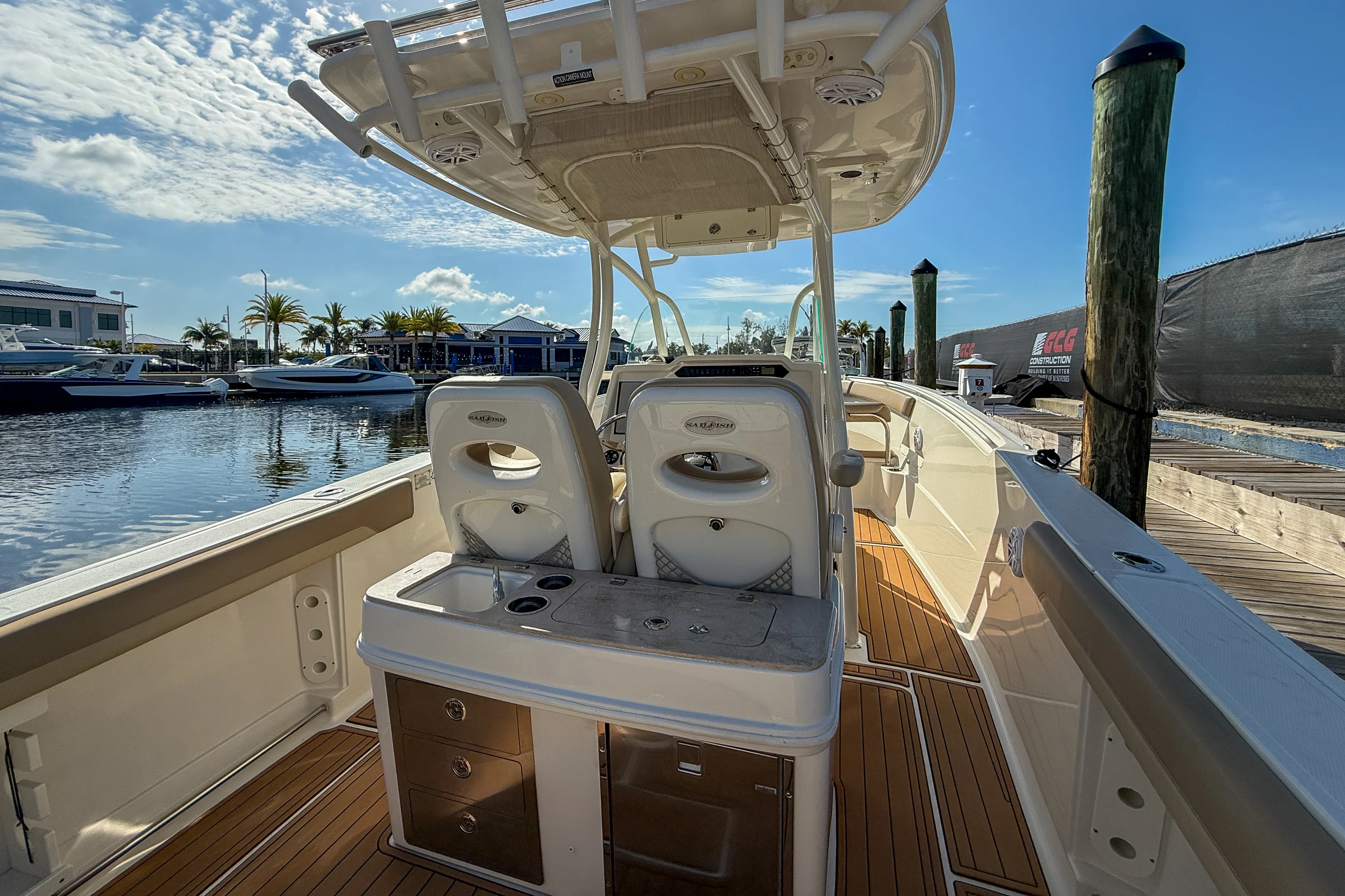 2018 Sailfish 320 CC Image Thumbnail #4