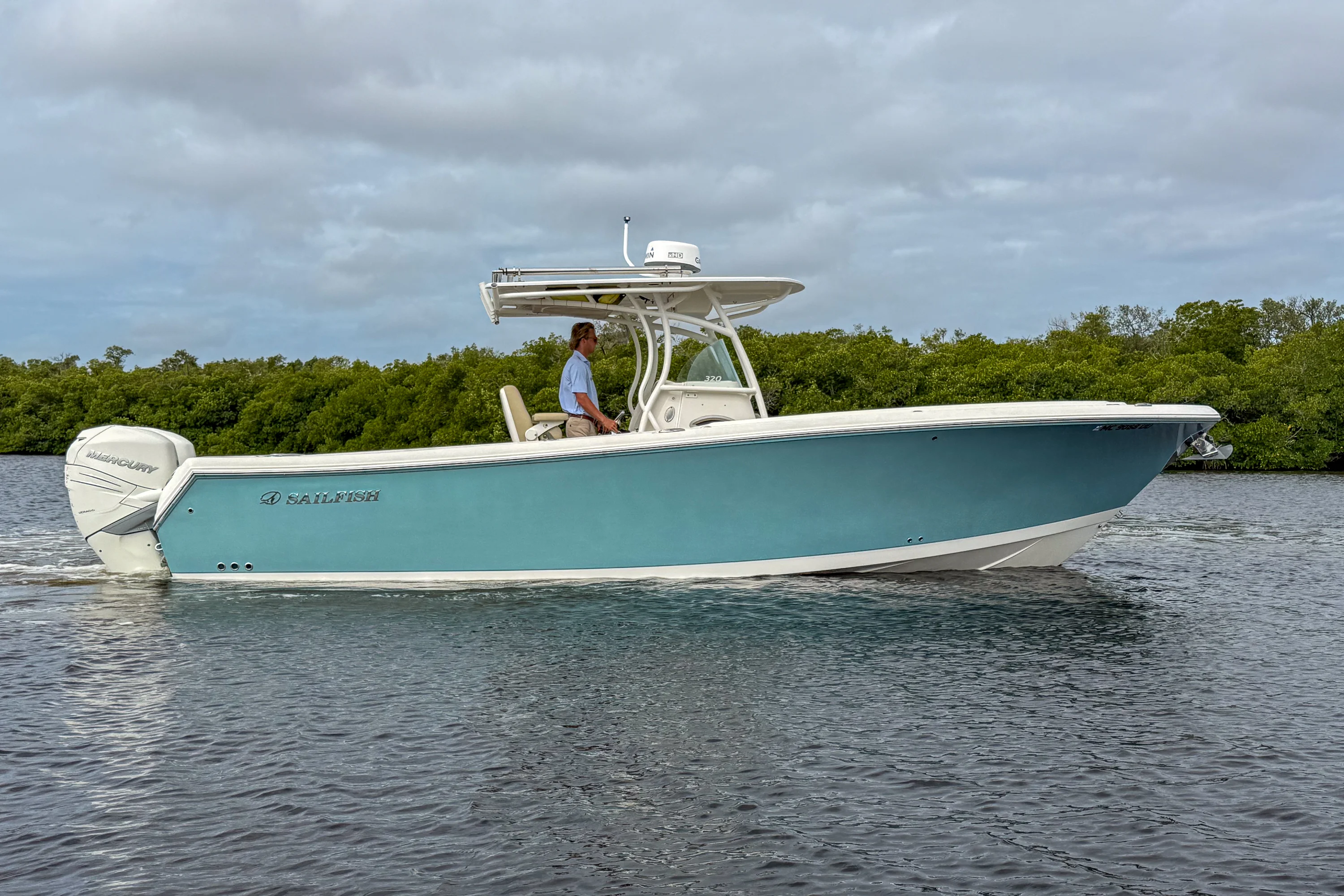 2018 Sailfish 320 CC Image Thumbnail #13