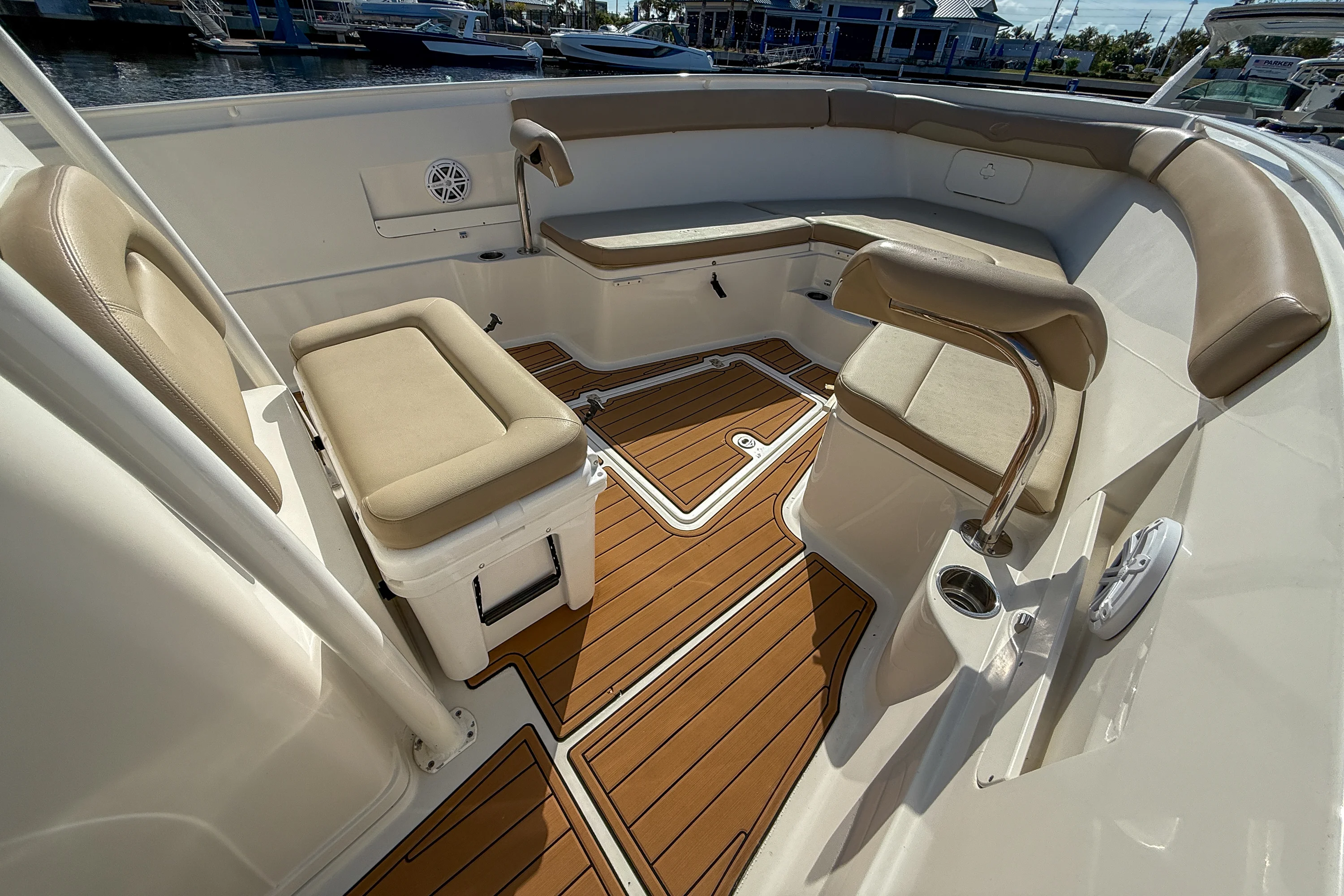 2018 Sailfish 320 CC Image Thumbnail #15