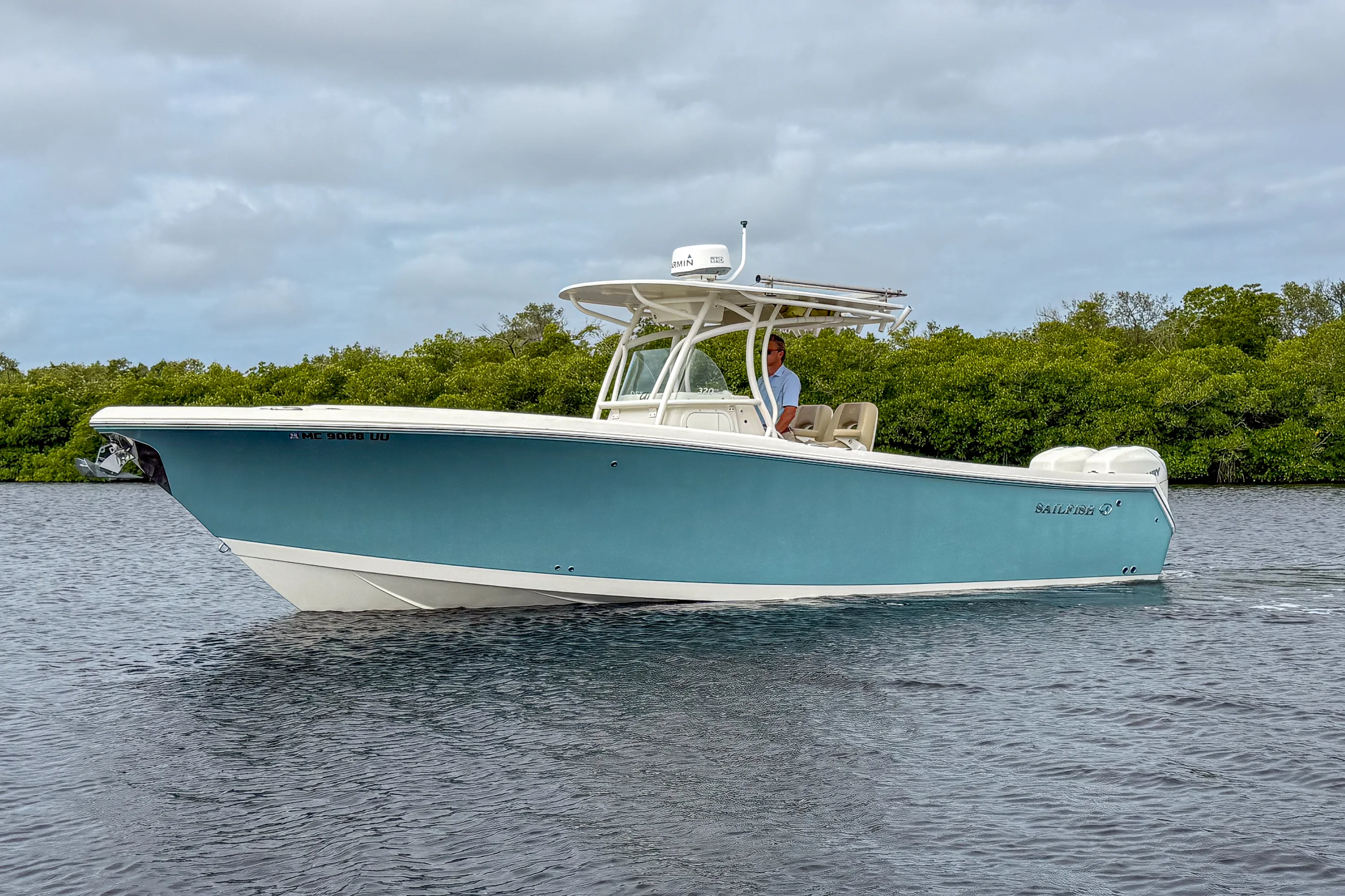 2018 Sailfish 320 CC Image Thumbnail #4