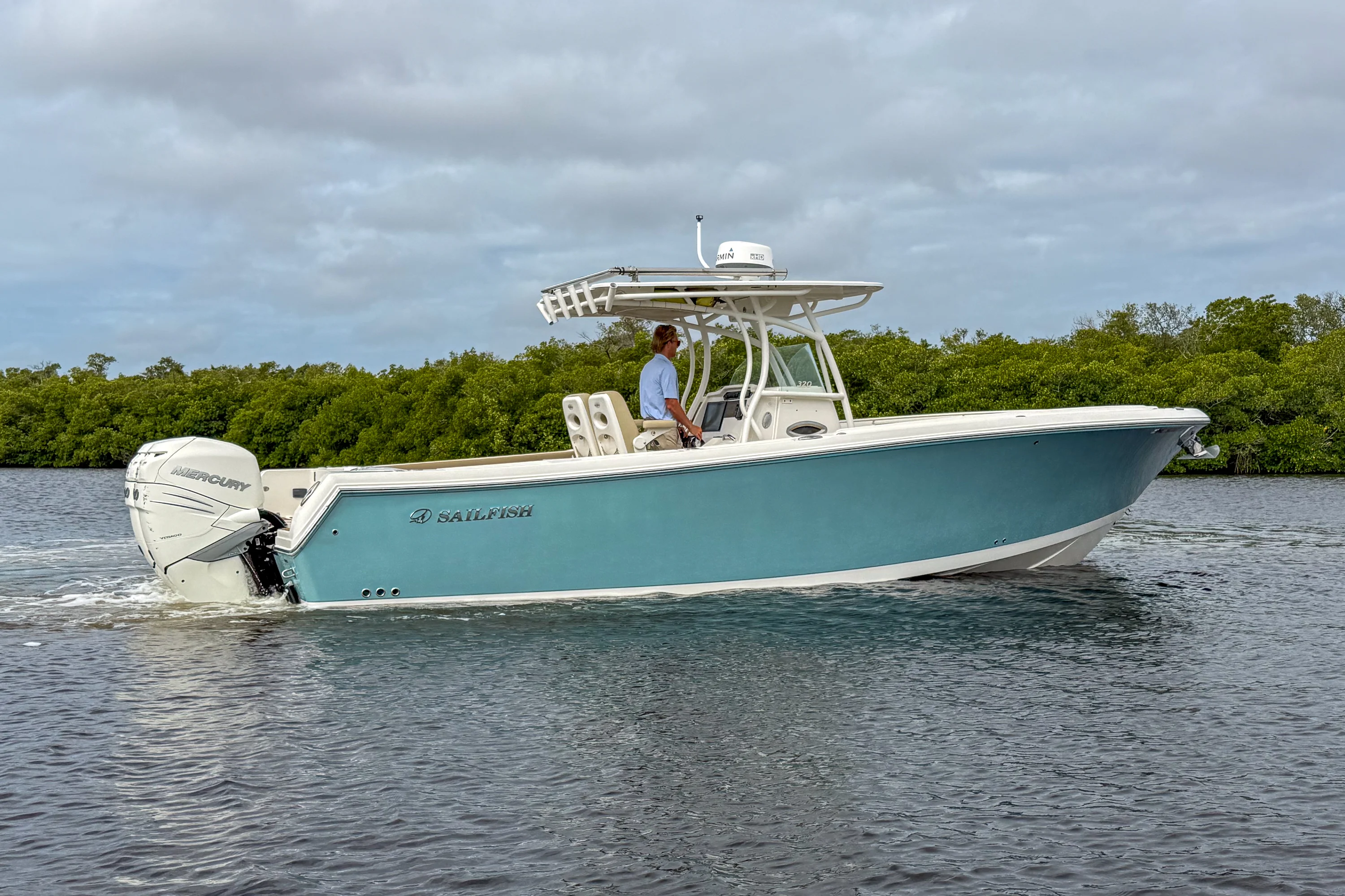 2018 Sailfish 320 CC Image Thumbnail #14