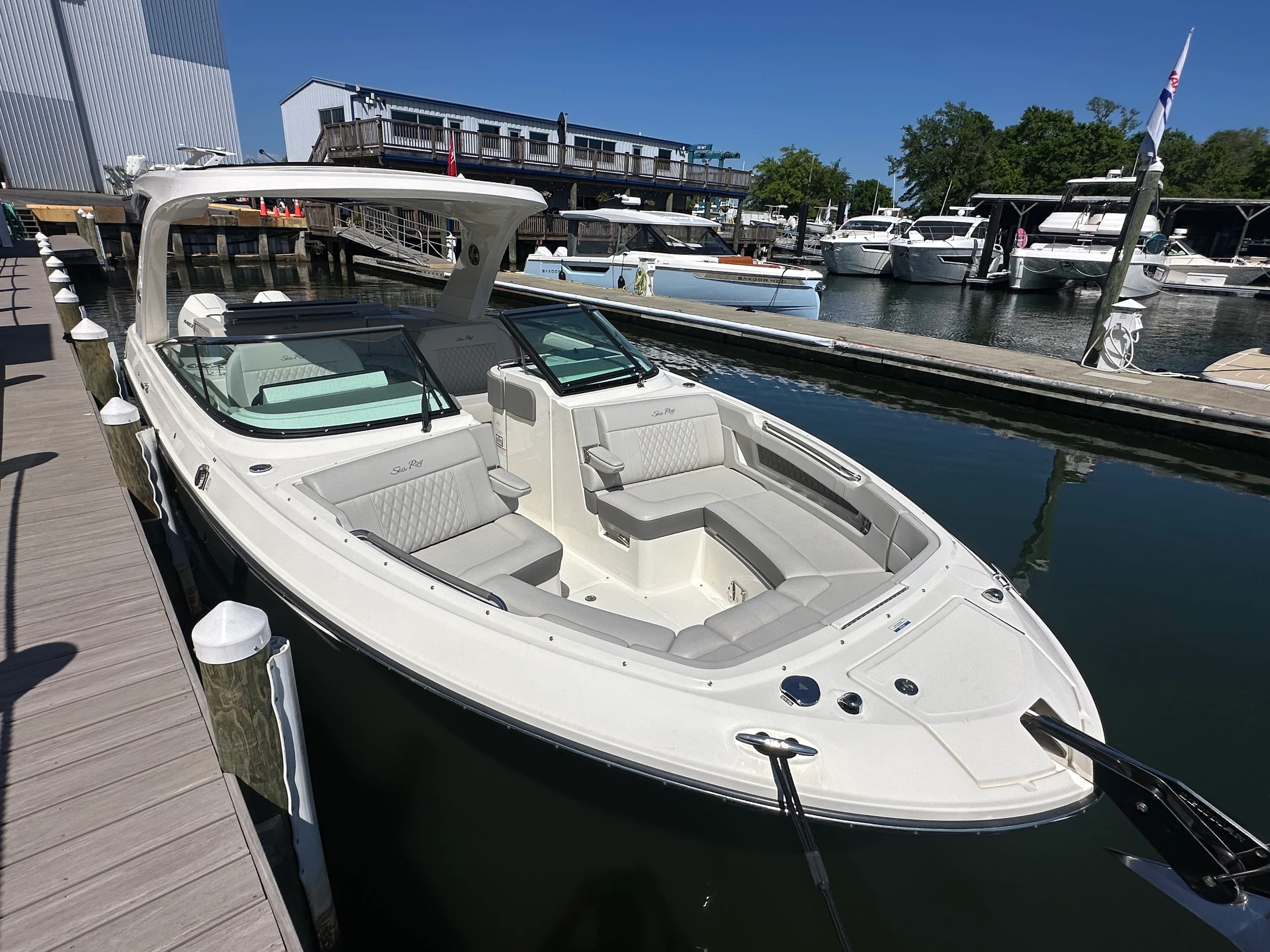 2023 Sea Ray 310 SLX OB Image Thumbnail #4