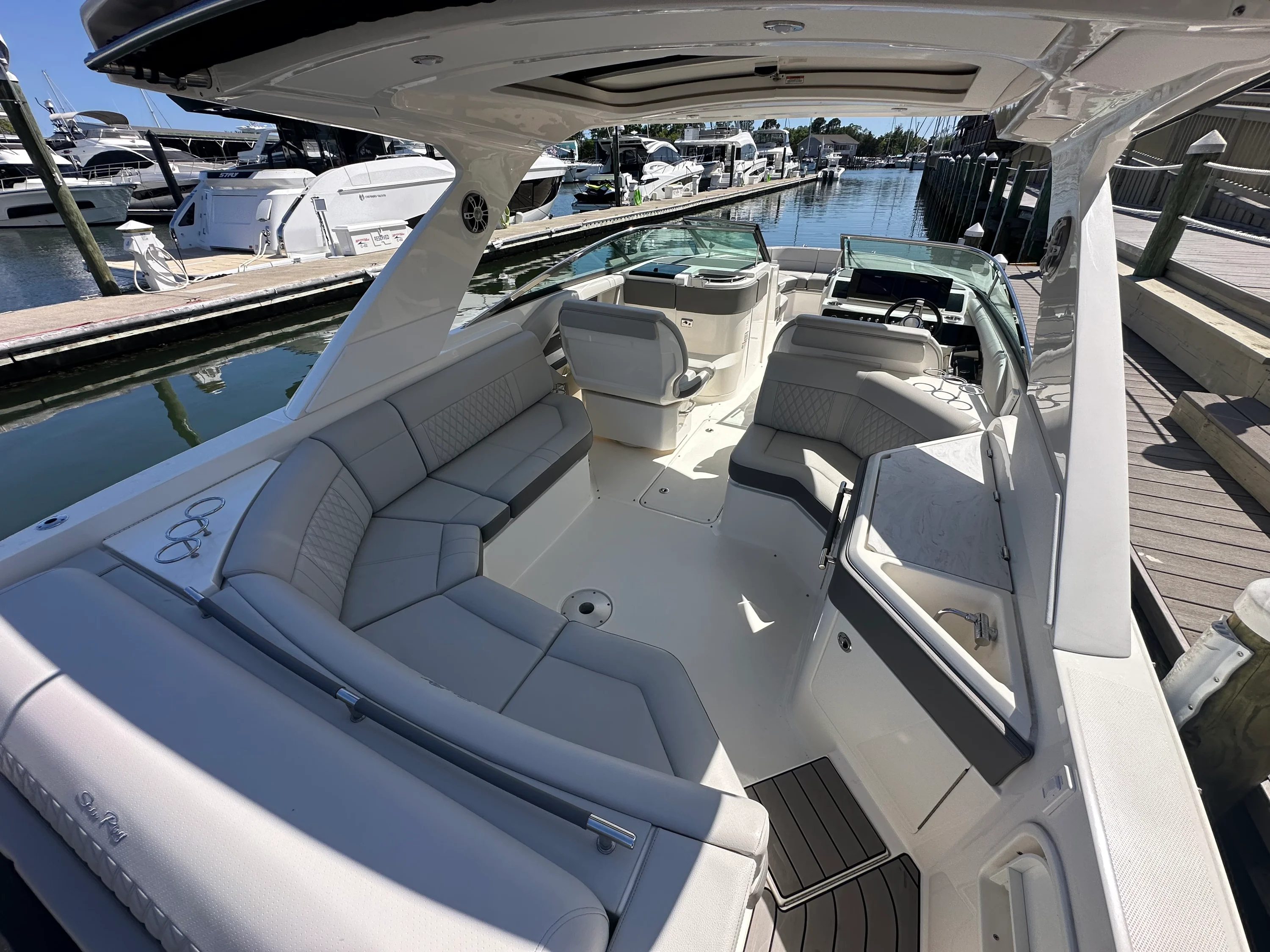 2023 Sea Ray 310 SLX OB Image Thumbnail #9