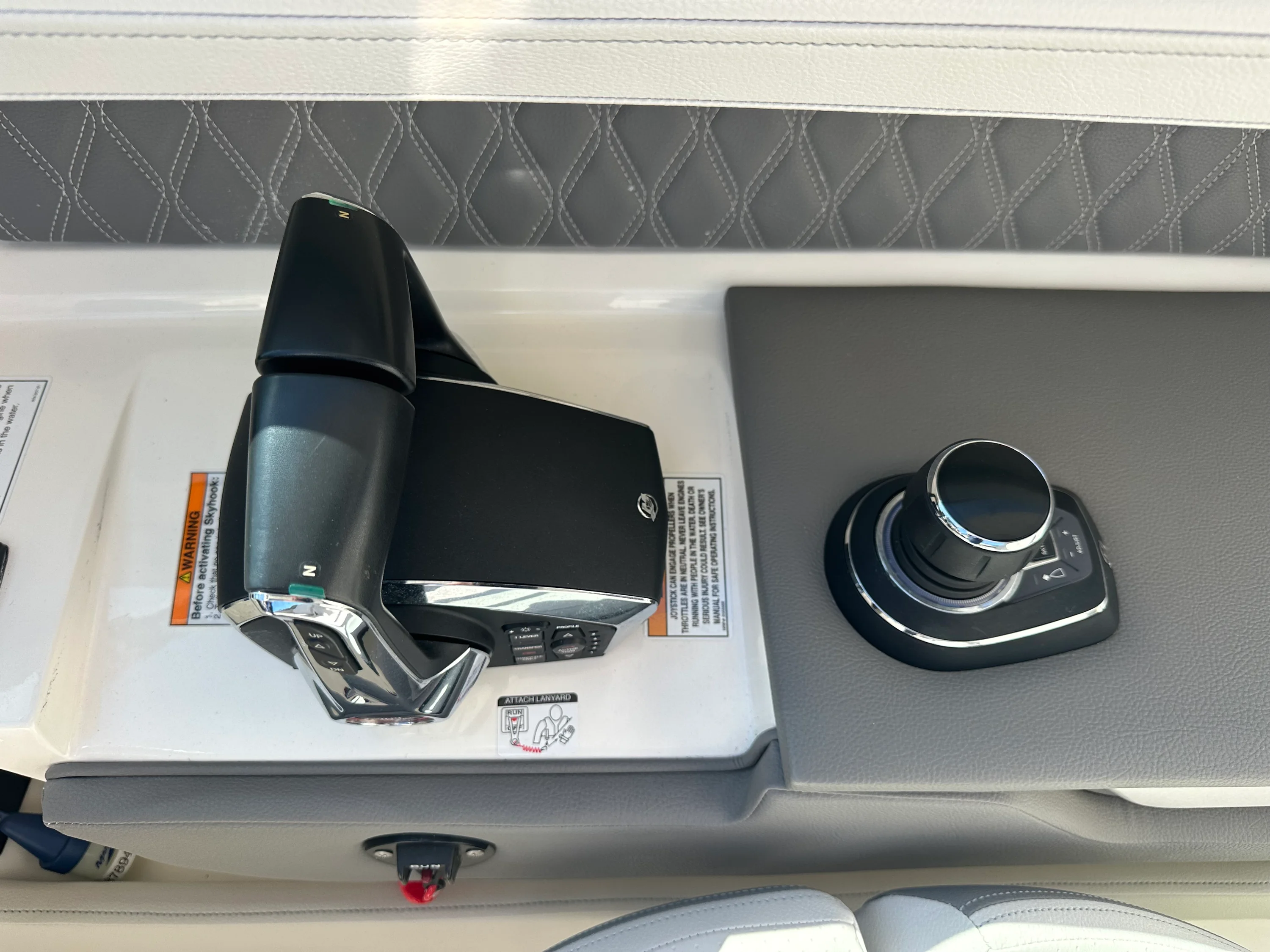 2023 Sea Ray 310 SLX OB Image Thumbnail #17