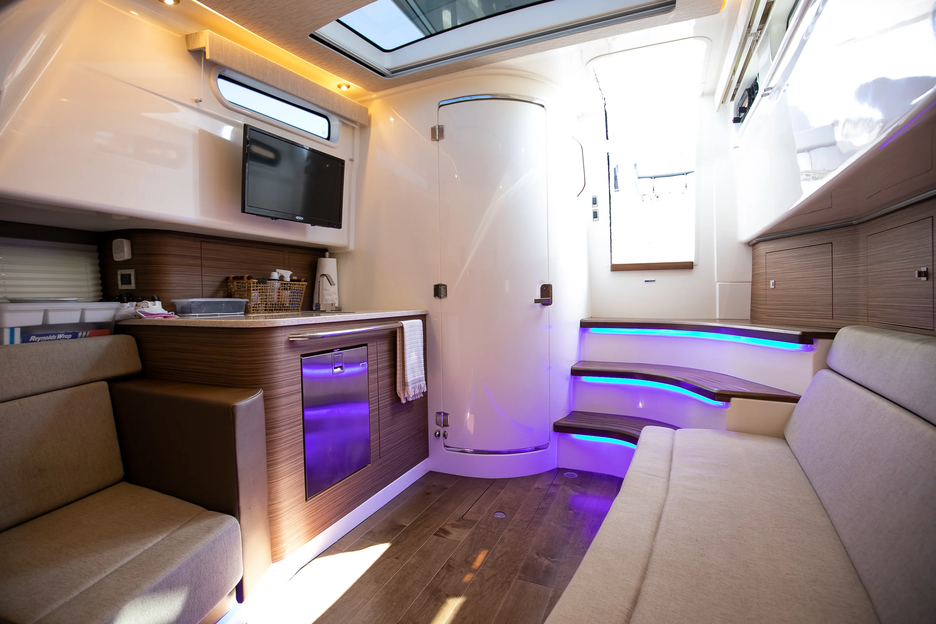 2024 Boston Whaler 420 Outrage Image Thumbnail #90