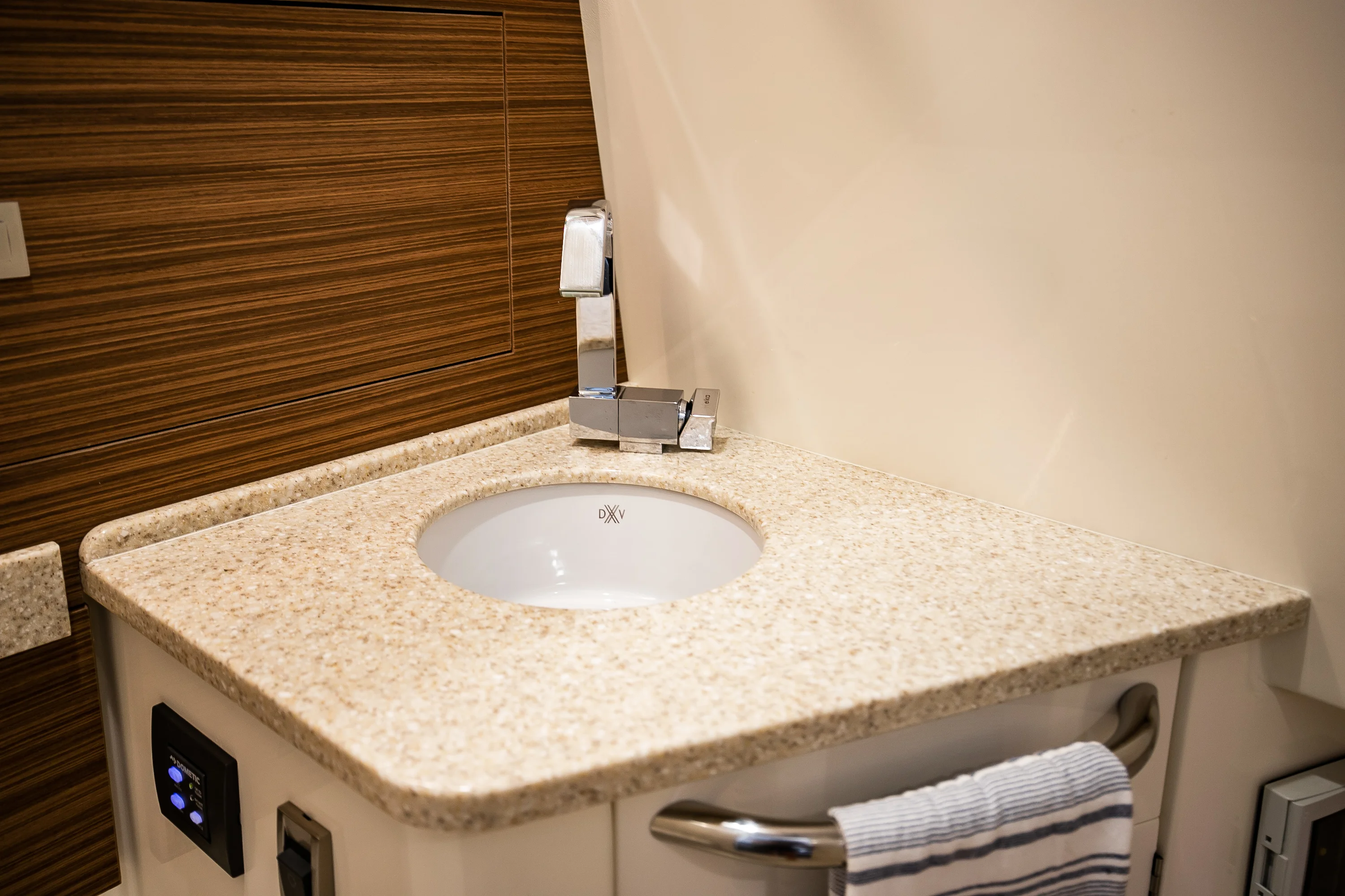 2024 Boston Whaler 420 Outrage Image Thumbnail #96