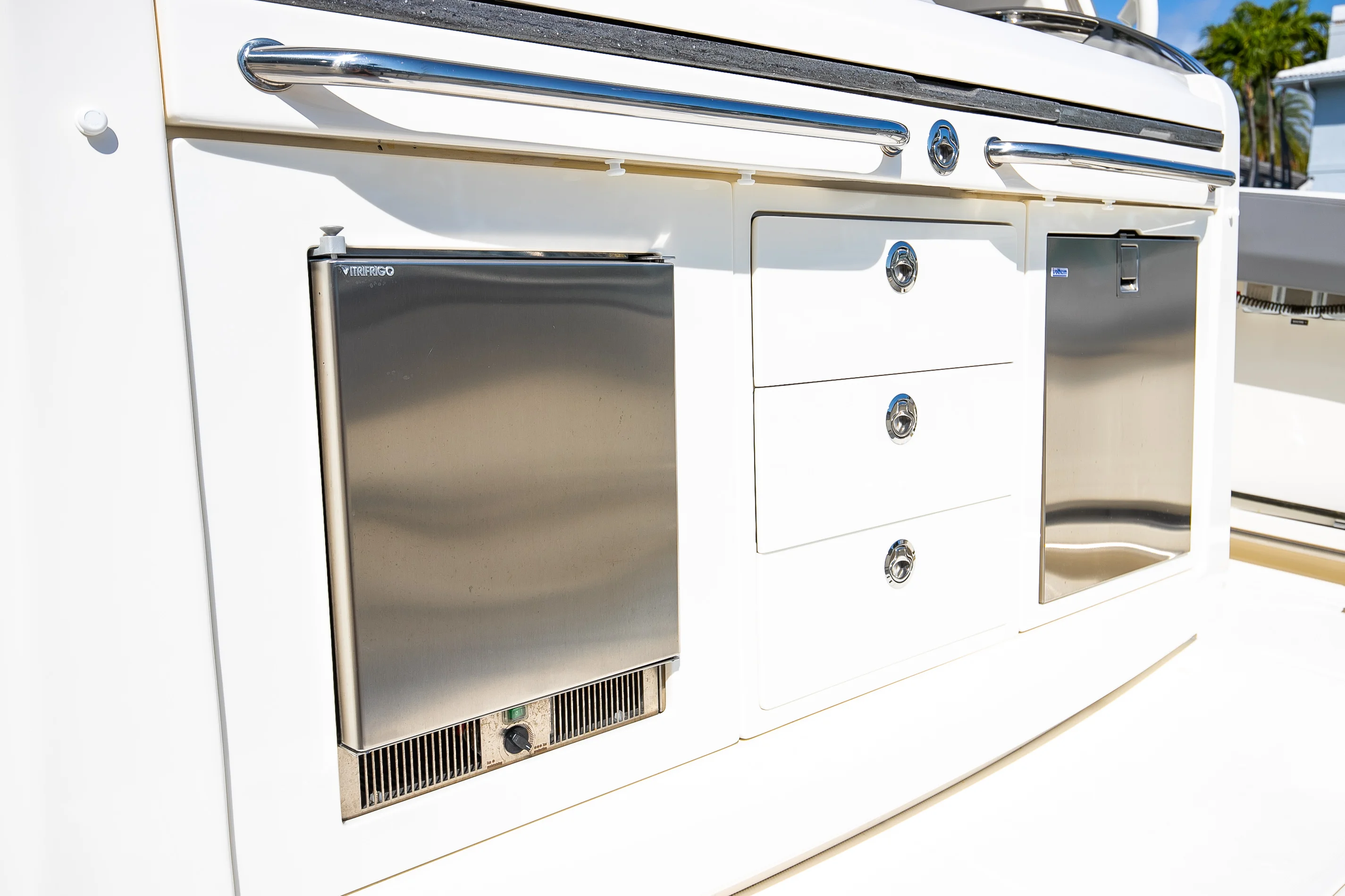 2024 Boston Whaler 420 Outrage Image Thumbnail #42