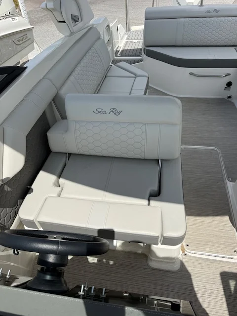 2022 Sea Ray 270 SD OB Image Thumbnail #5