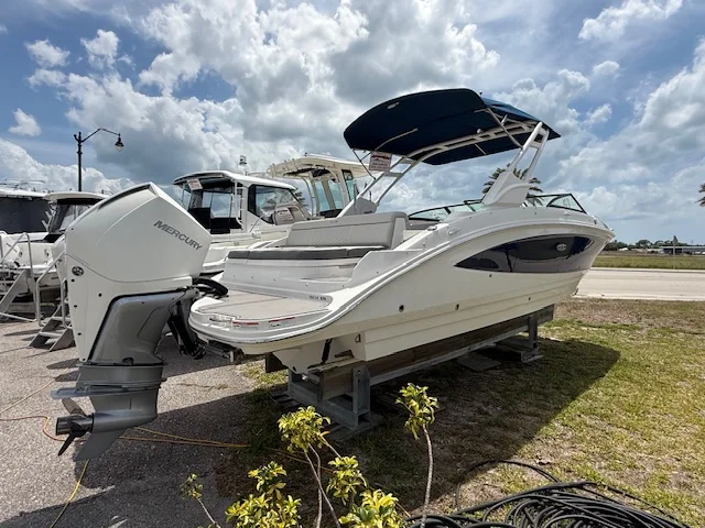 2022 Sea Ray 270 SD OB Image Thumbnail #2