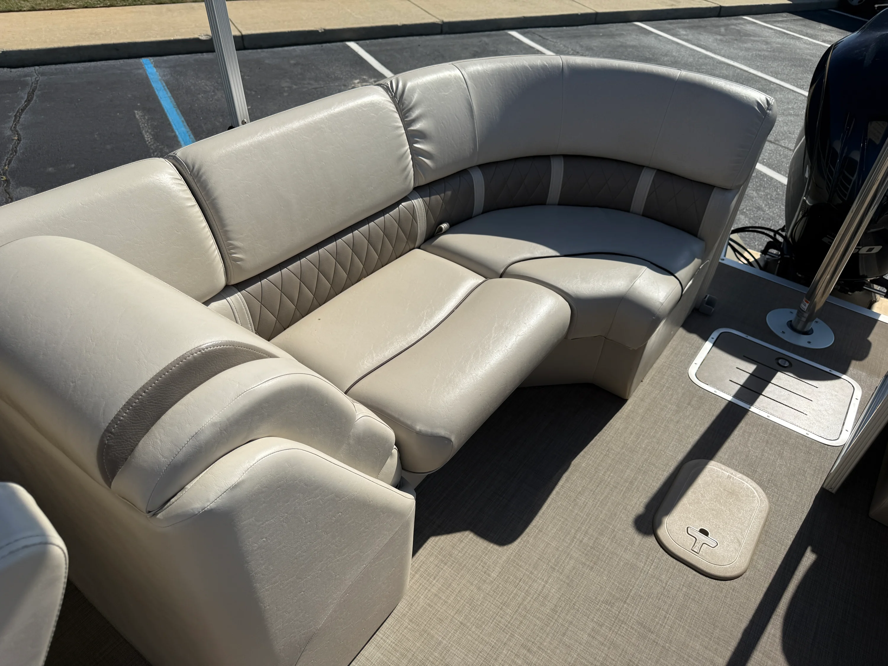 2016 Bennington 2250 GSR Image Thumbnail #11