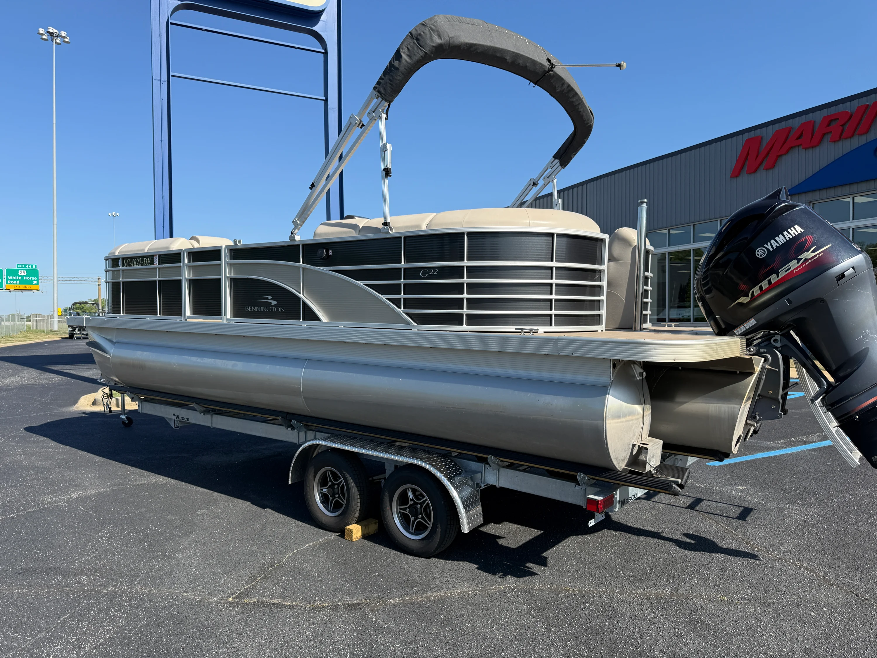 2016 Bennington 2250 GSR Image Thumbnail #2