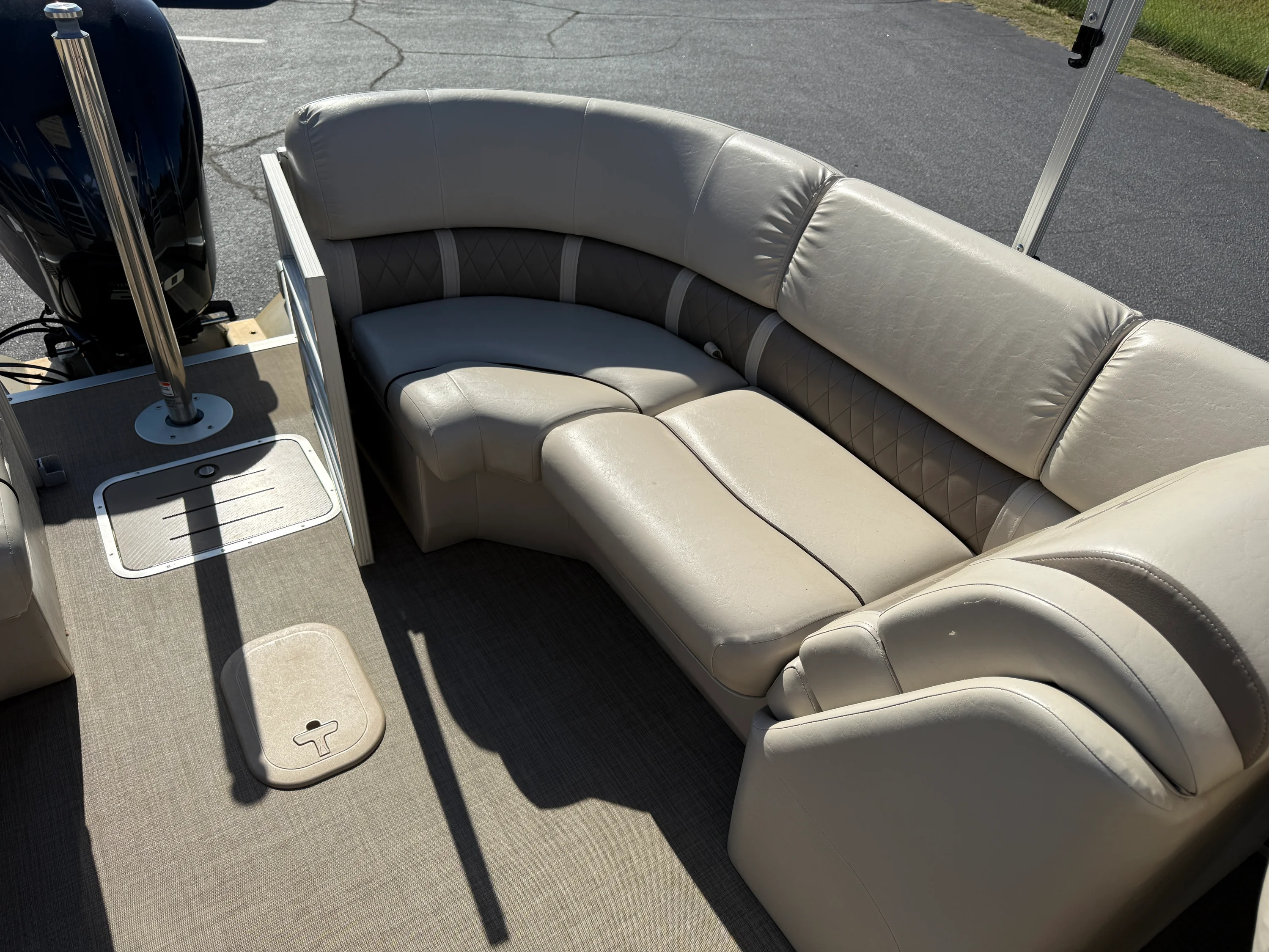 2016 Bennington 2250 GSR Image Thumbnail #12