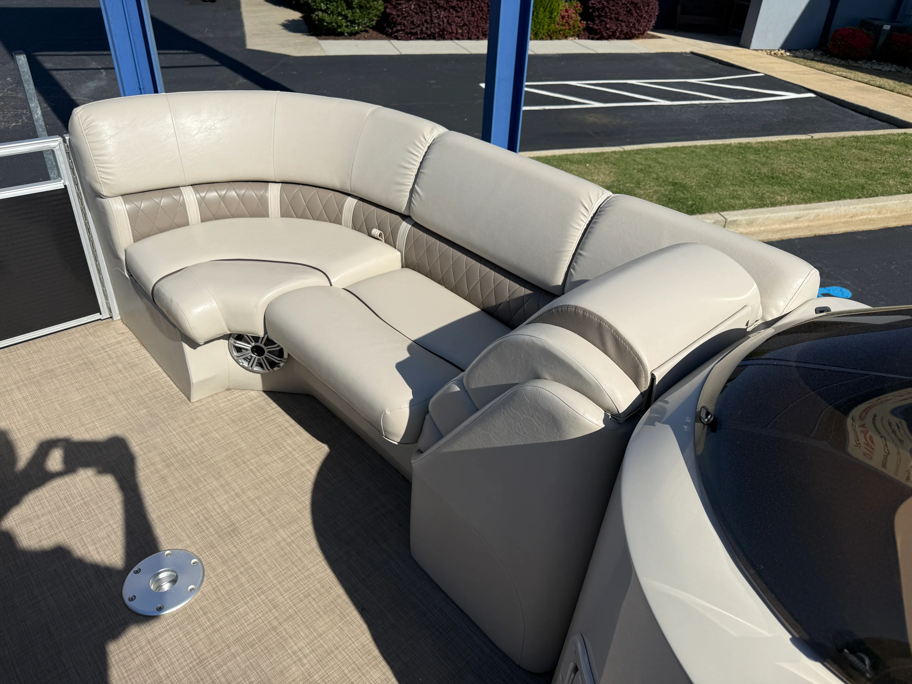 2016 Bennington 2250 GSR Image Thumbnail #3