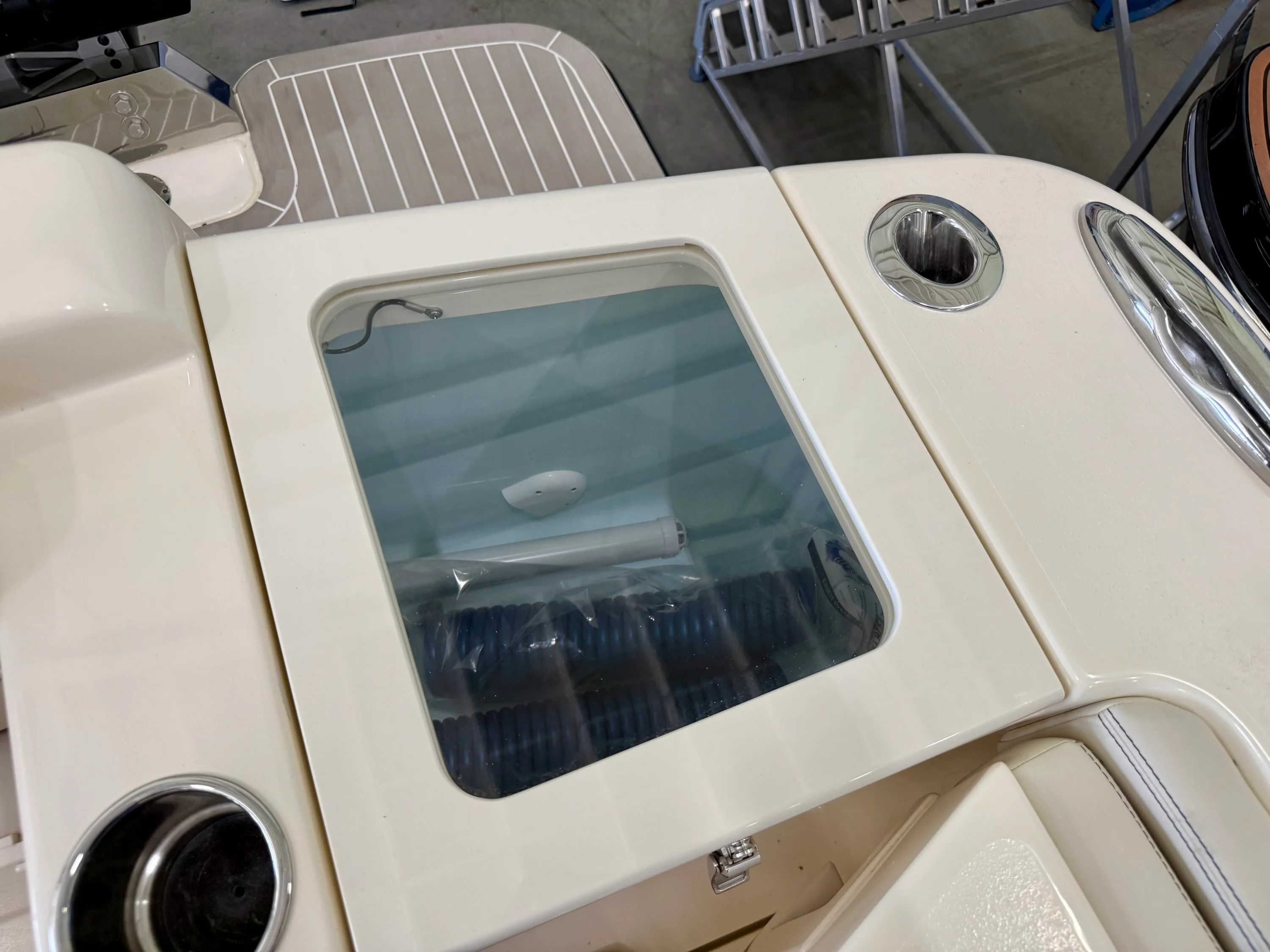 2027 Scout 330 LXF Image Thumbnail #8
