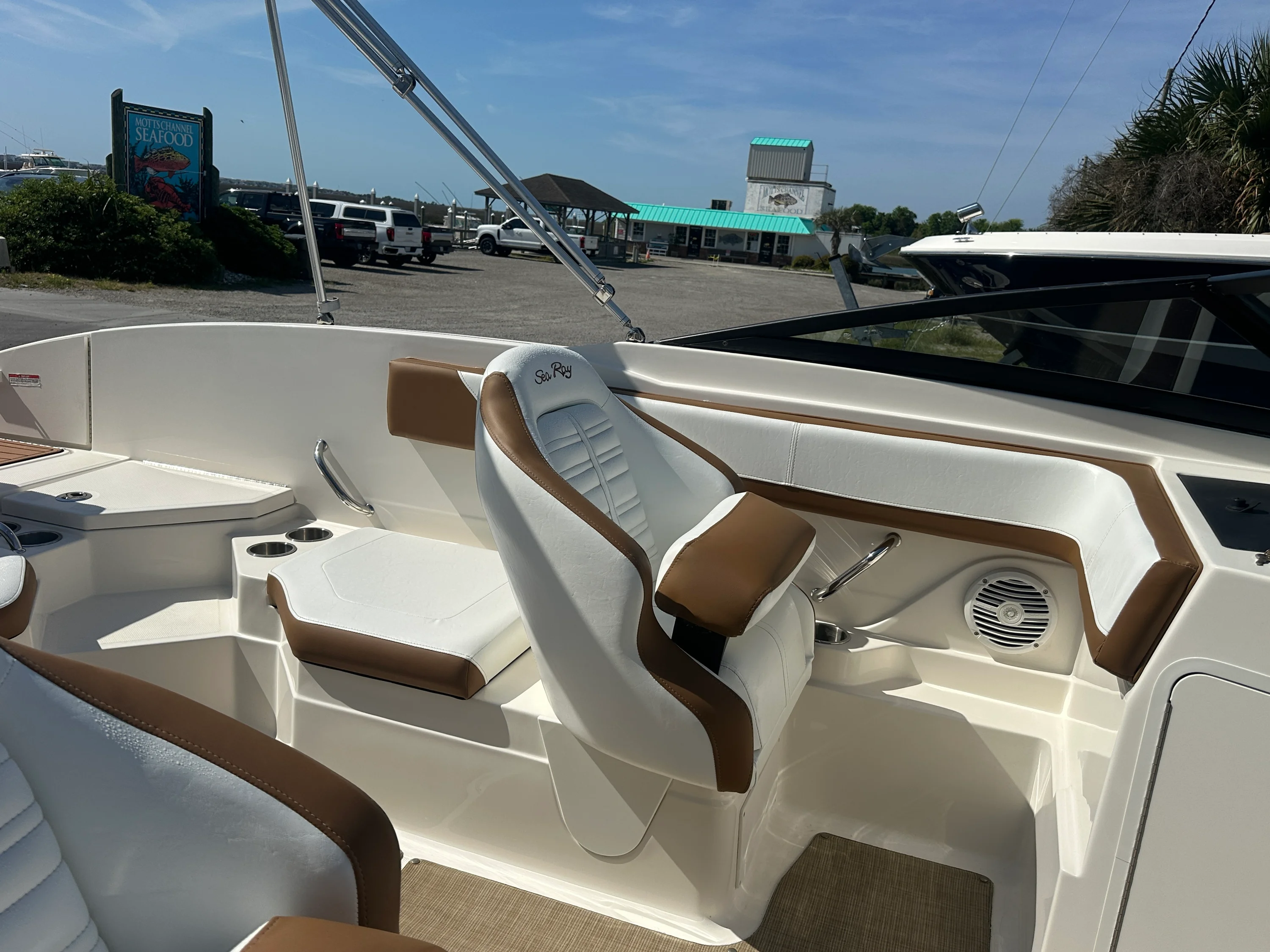 2018 Sea Ray 210 SPX OB Image Thumbnail #17