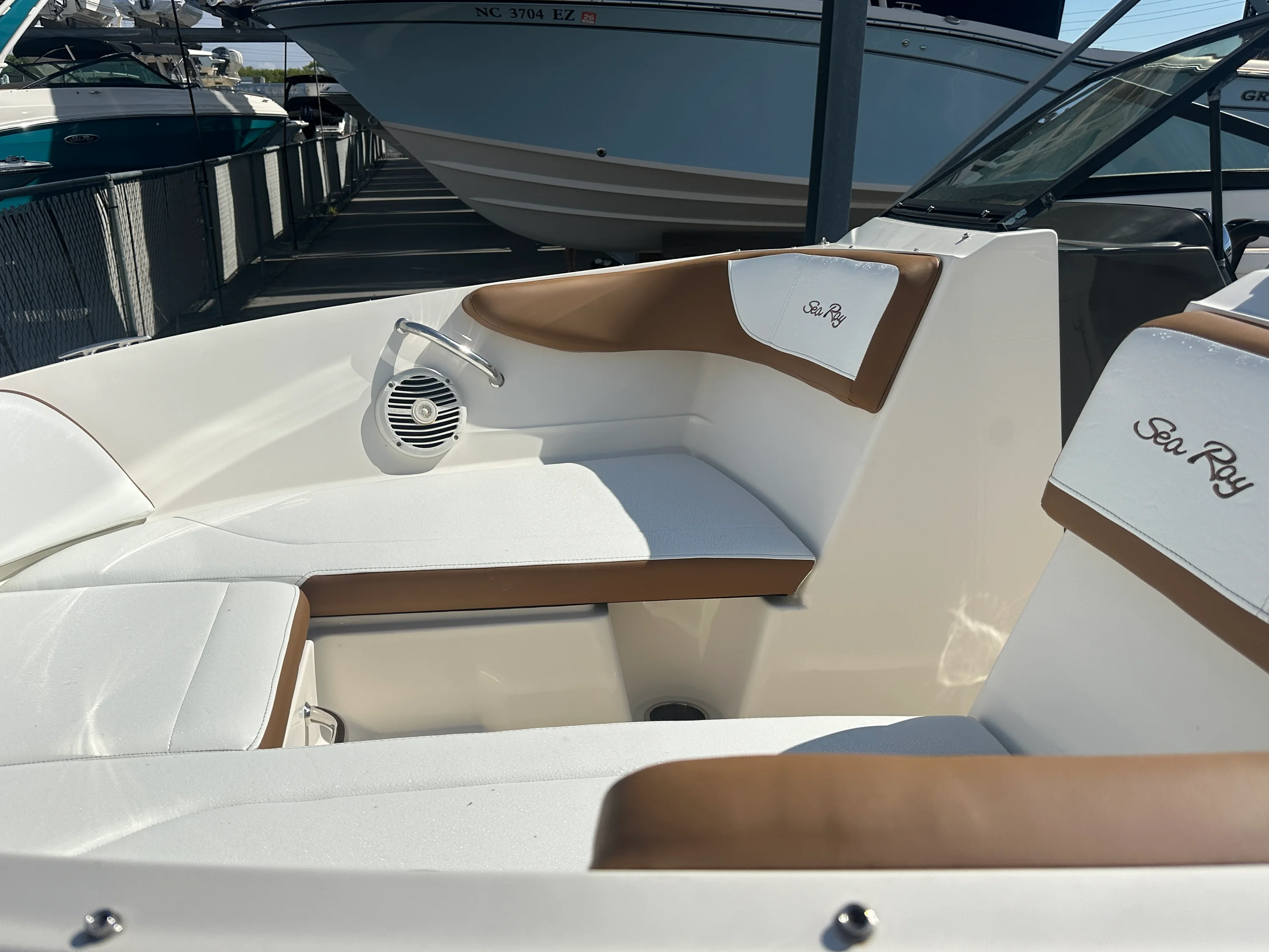 2018 Sea Ray 210 SPX OB Image Thumbnail #21